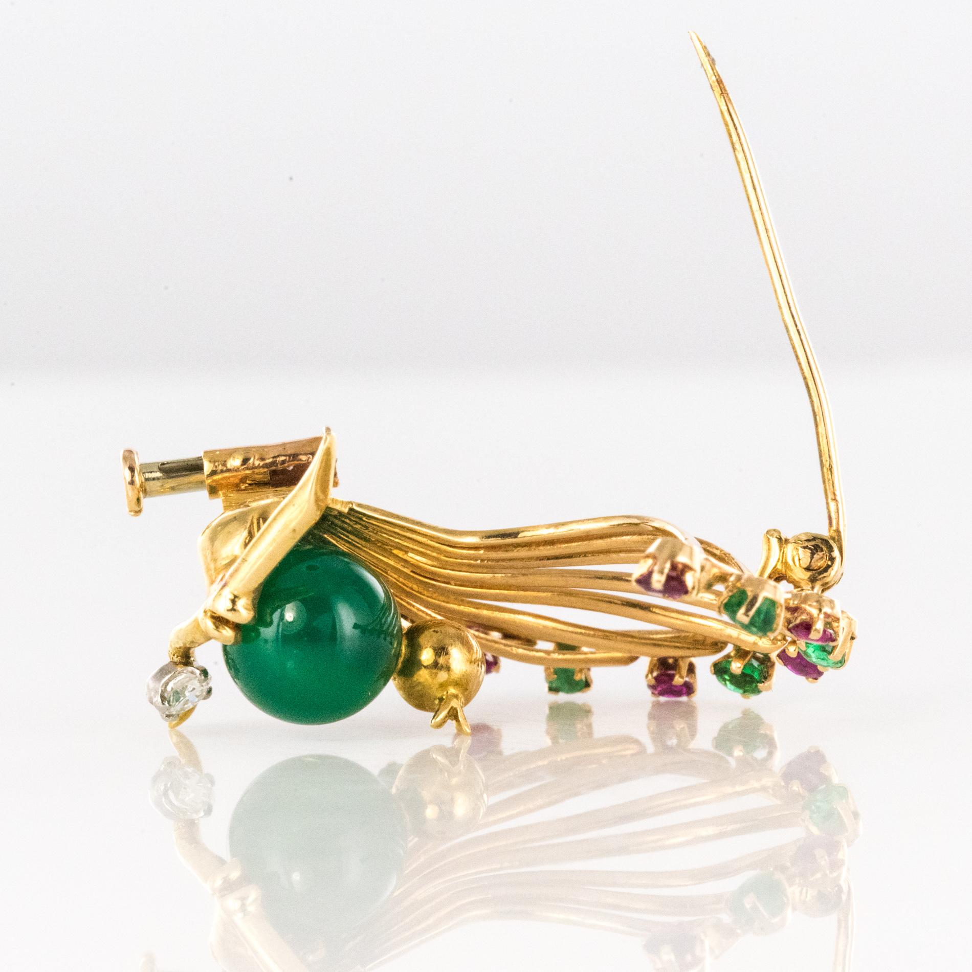 1950er Jahre Französisch Rubin Smaragd Chrysopras Diamant 18 Karat Gelbgold Vogel Brosche im Angebot 9