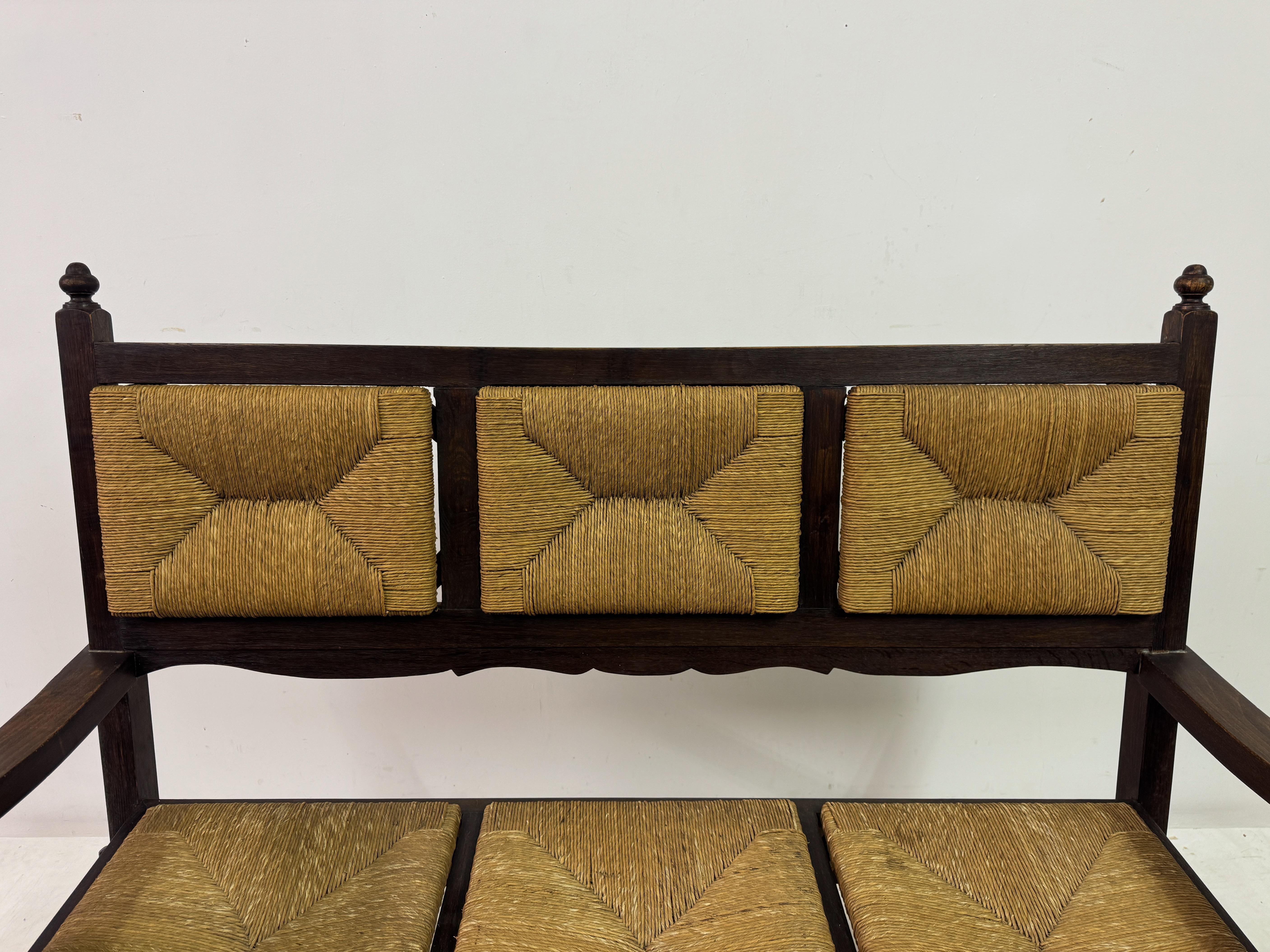 Banc en jonc français des années 1950 dans le style de Charles Dudouyt Bon état - En vente à London, London