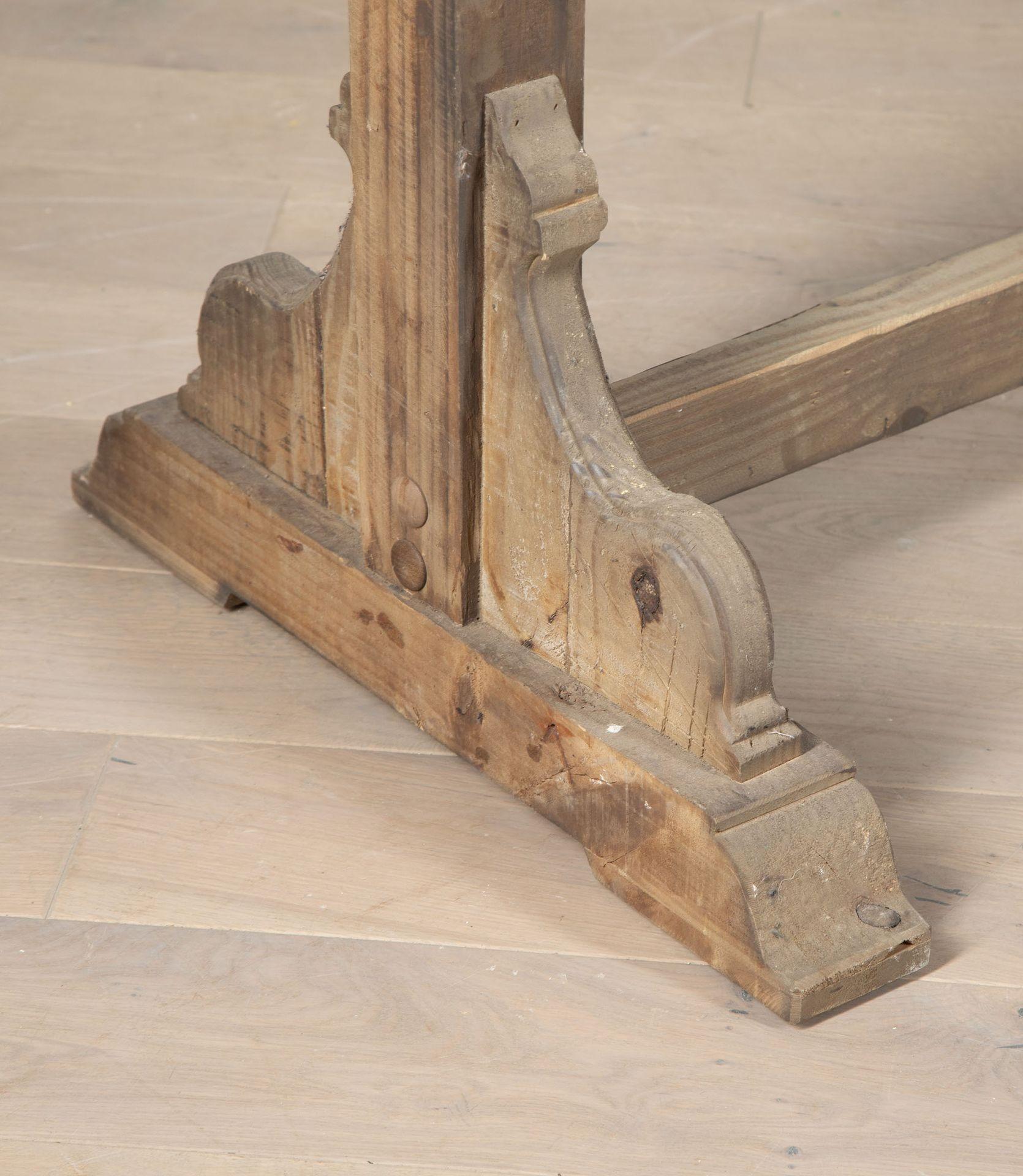 Tavolo con piedistallo in rovere rustico francese degli anni '50 in vendita 1