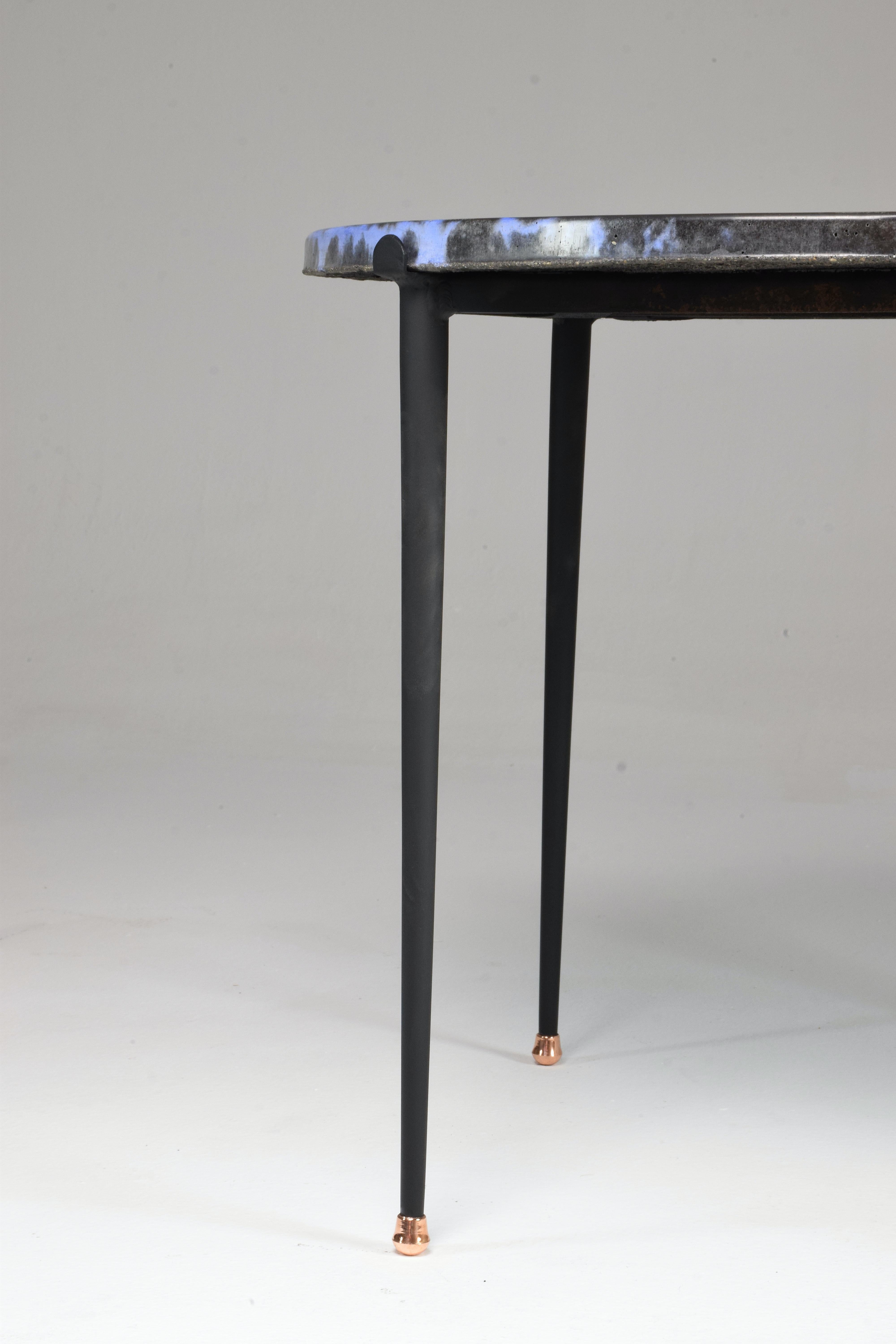 Acier Table basse émaillée française des années 1950 dans le style de Les 2 Potiers en vente
