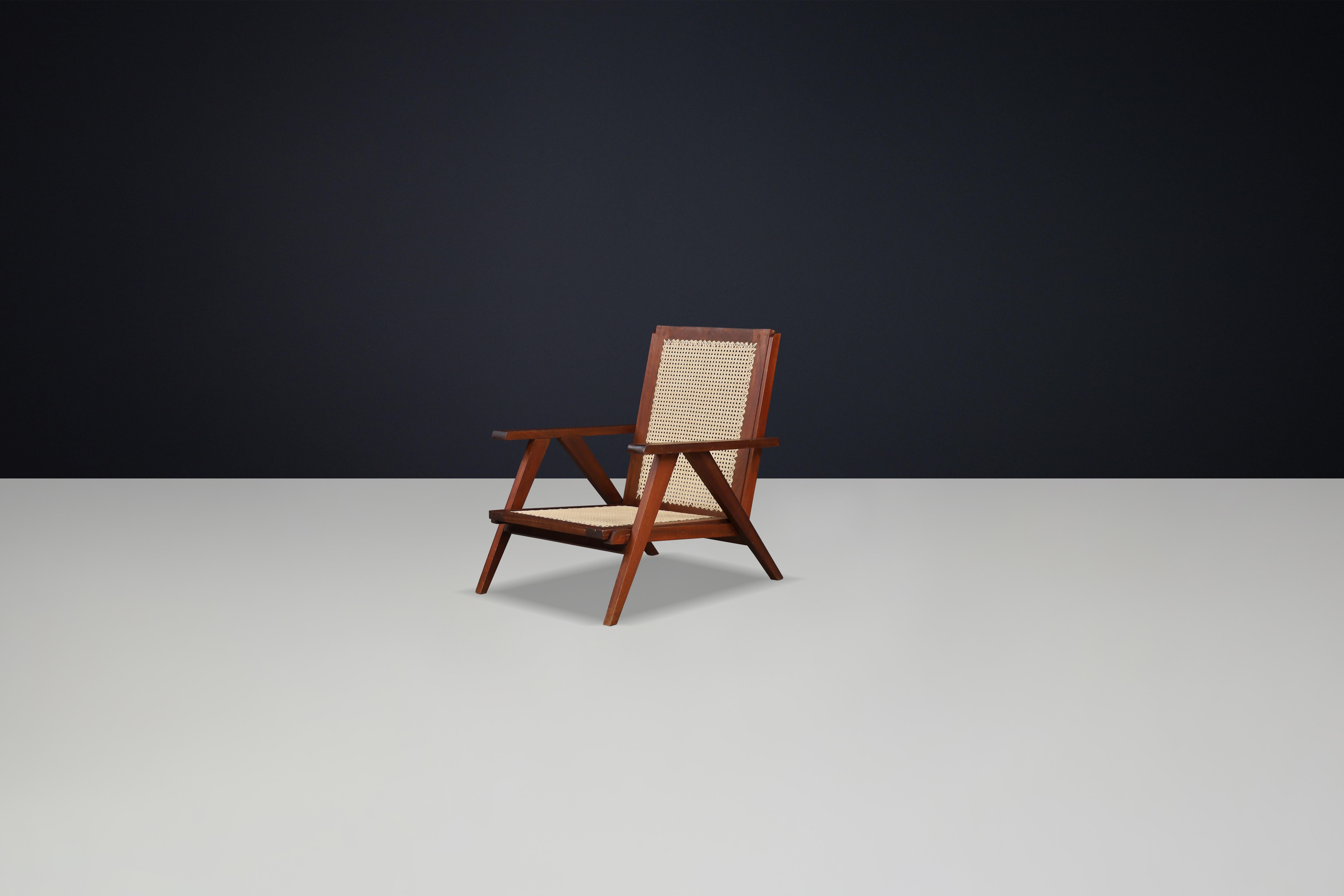 Poltrone francesi in teak e canna degli anni '50 - Icone della modernità di metà secolo in vendita 6