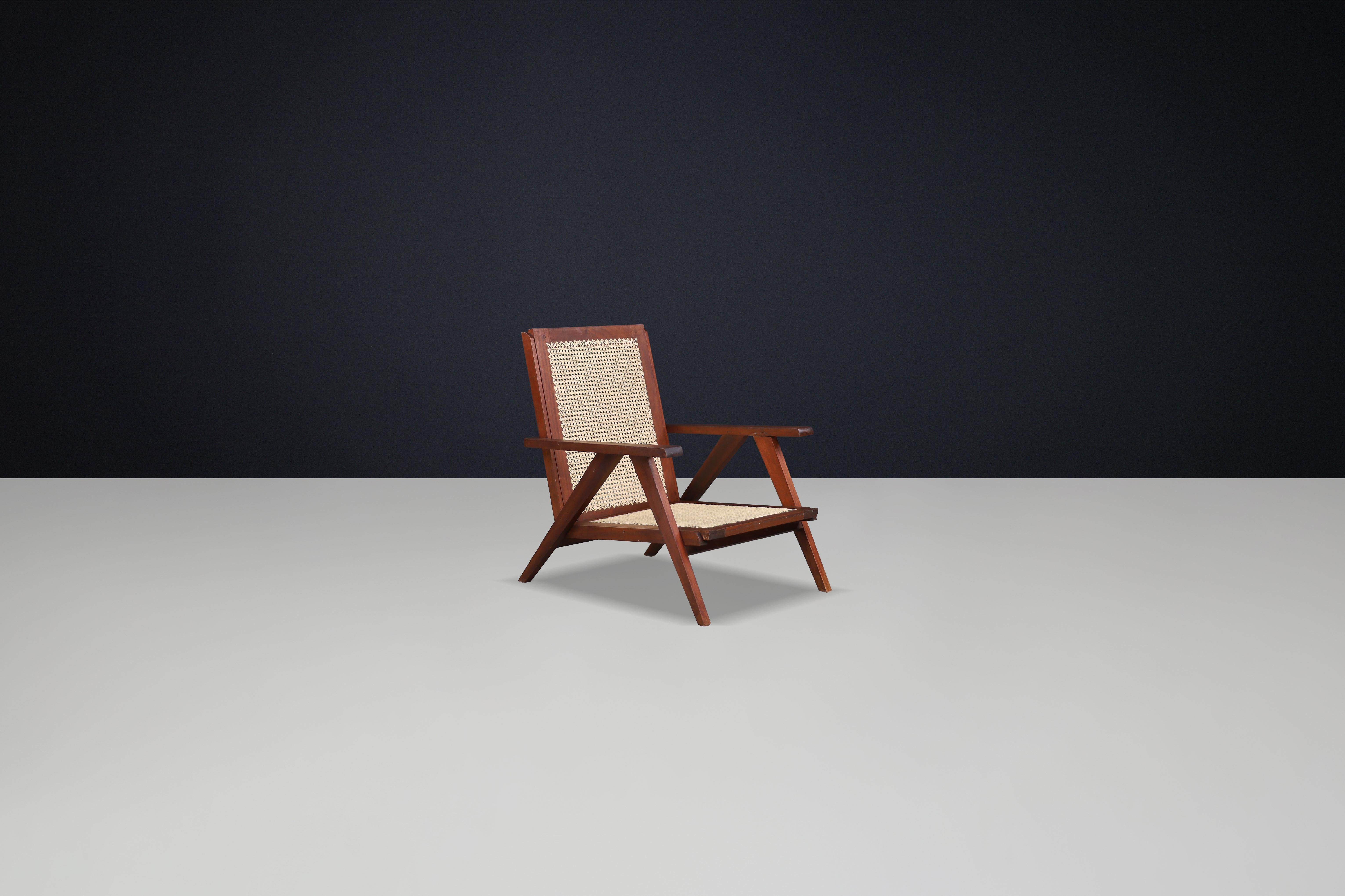 Poltrone francesi in teak e canna degli anni '50 - Icone della modernità di metà secolo in vendita 8