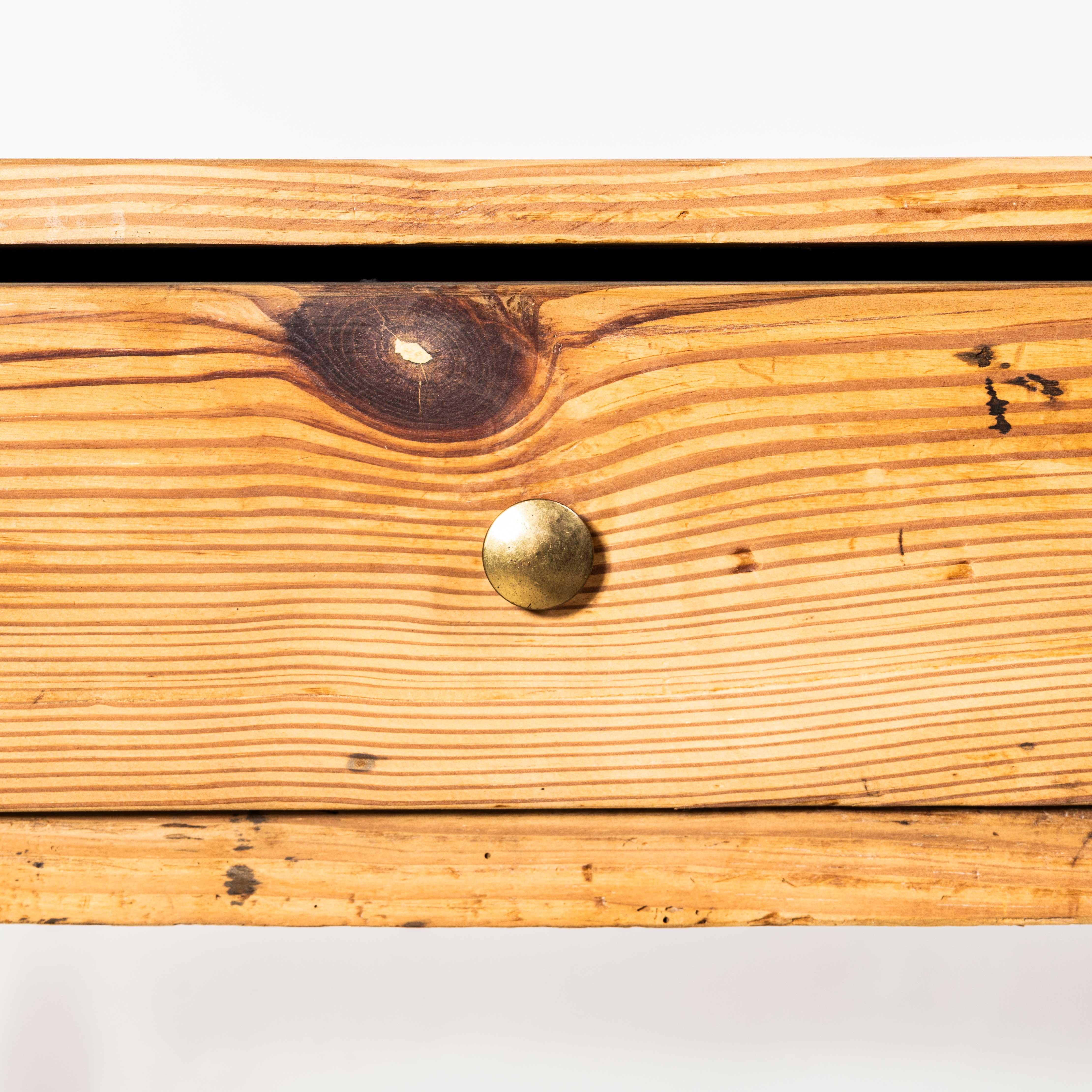 Table de salle à manger rectangulaire à trois tiroirs d'origine française des années 1950 Bon état - En vente à Hook, Hampshire
