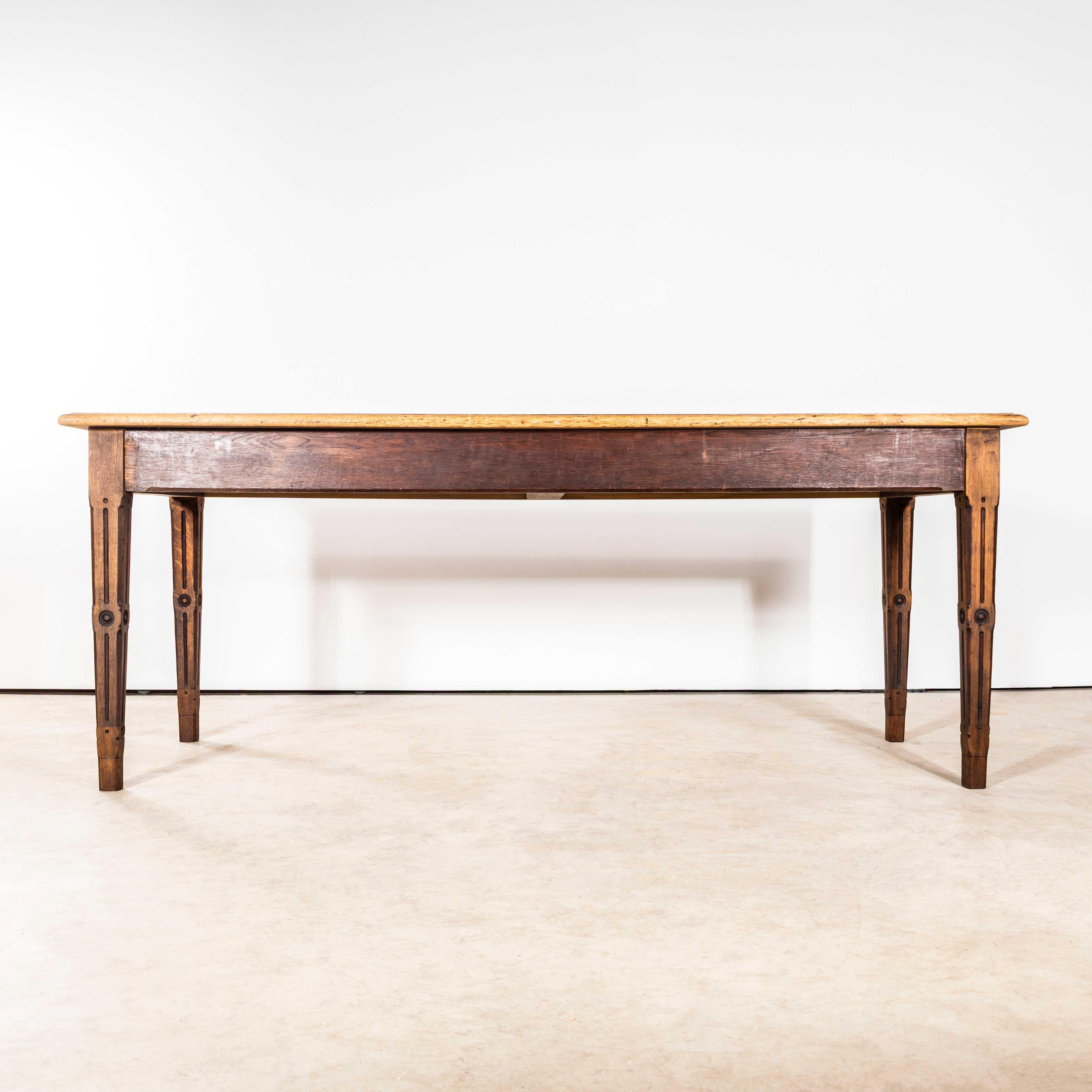 Table de salle à manger rectangulaire à deux tiroirs d'origine française des années 1950 Bon état - En vente à Hook, Hampshire
