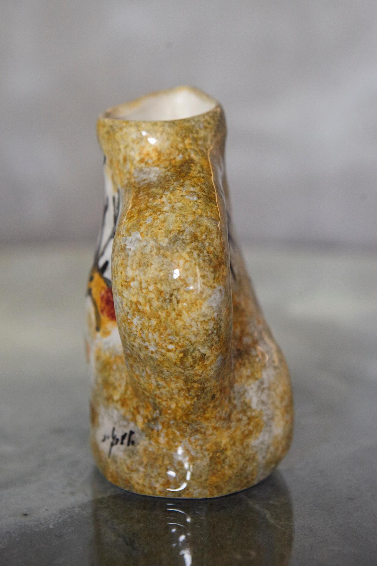 Vaso a brocca in ceramica stile Vallauris AM del 1950 con motivo di cervi in vendita 2