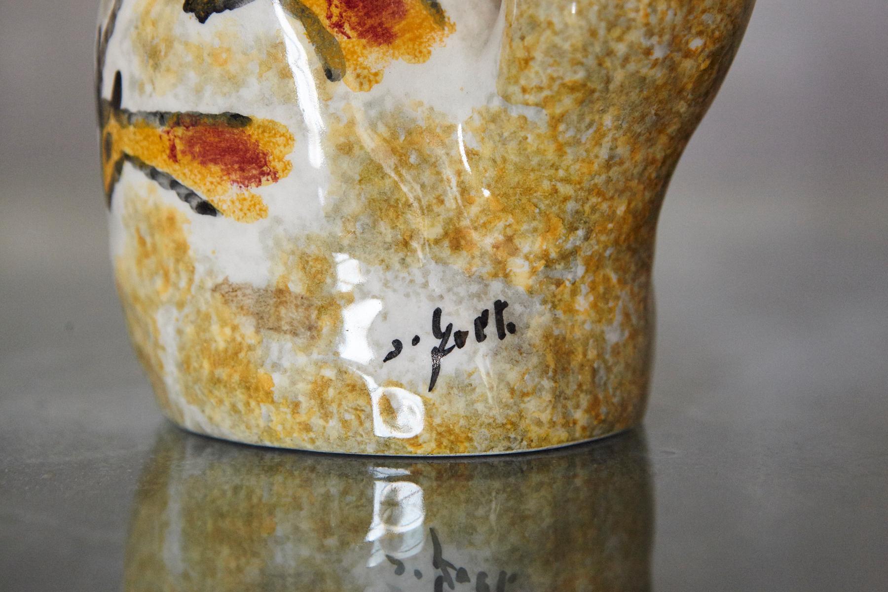 Vaso a brocca in ceramica stile Vallauris AM del 1950 con motivo di cervi in vendita 9