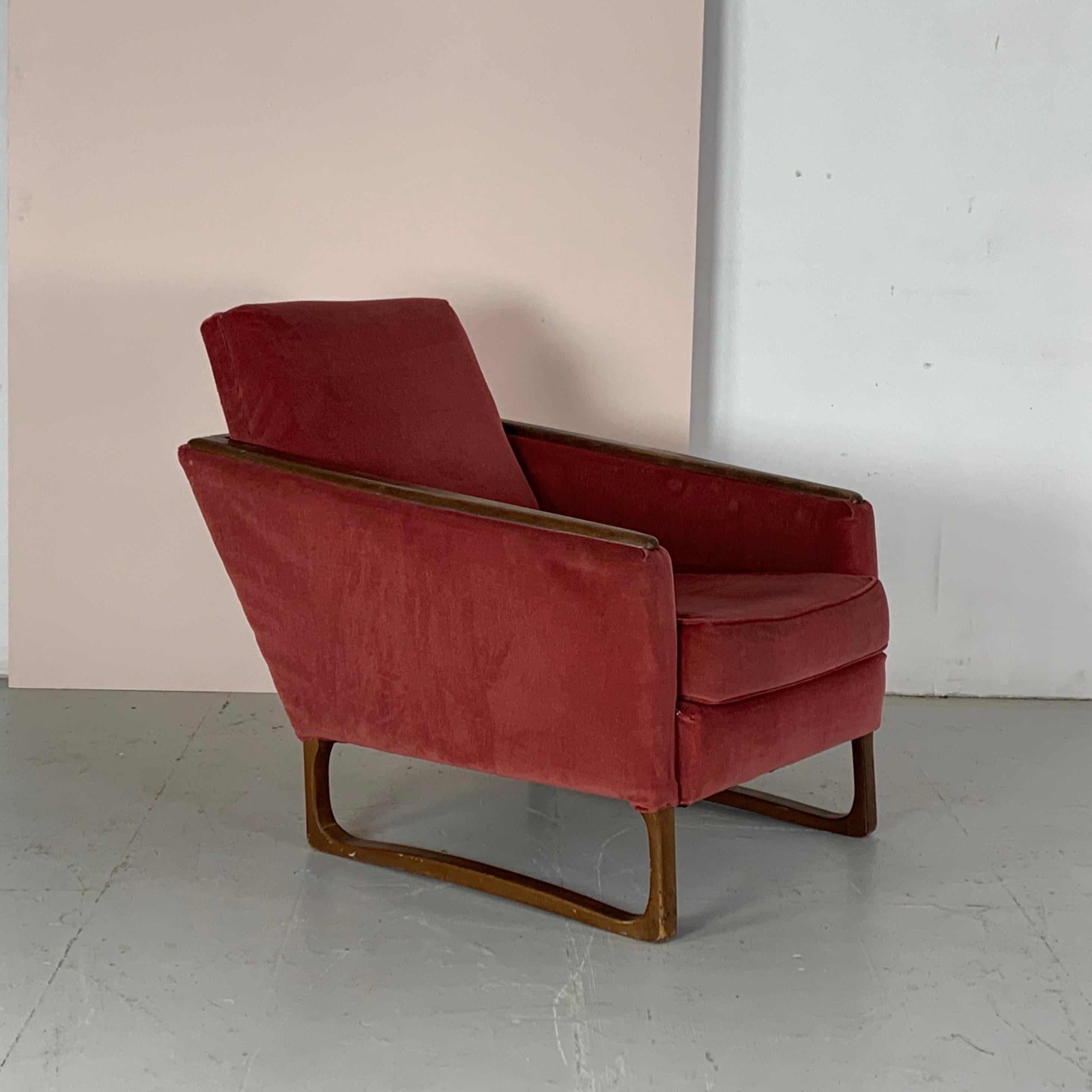 In good vintage condition. Some wear, to be expected with age - some small scuffs and marks particularly on the wooden base, but nothing significant or noticeable. The cushions and upholstery are in good condition.

Approximate