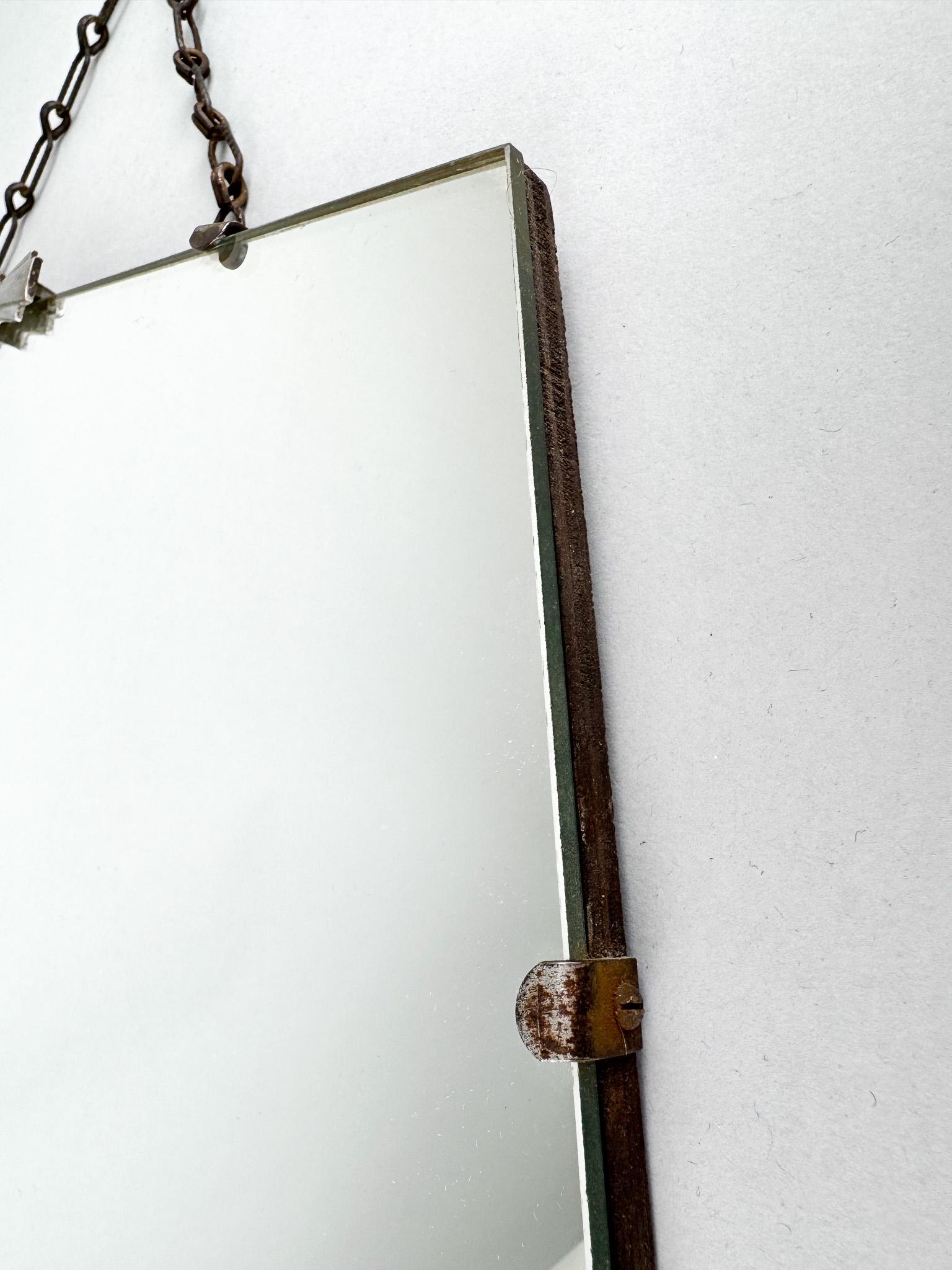 Espejo de pared francés de los años 50 con herrajes cromados en Bueno estado para la venta en Praha, CZ