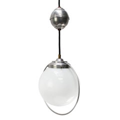 Lampe pendante ajustable French Opaline Globe en métal des années 1950