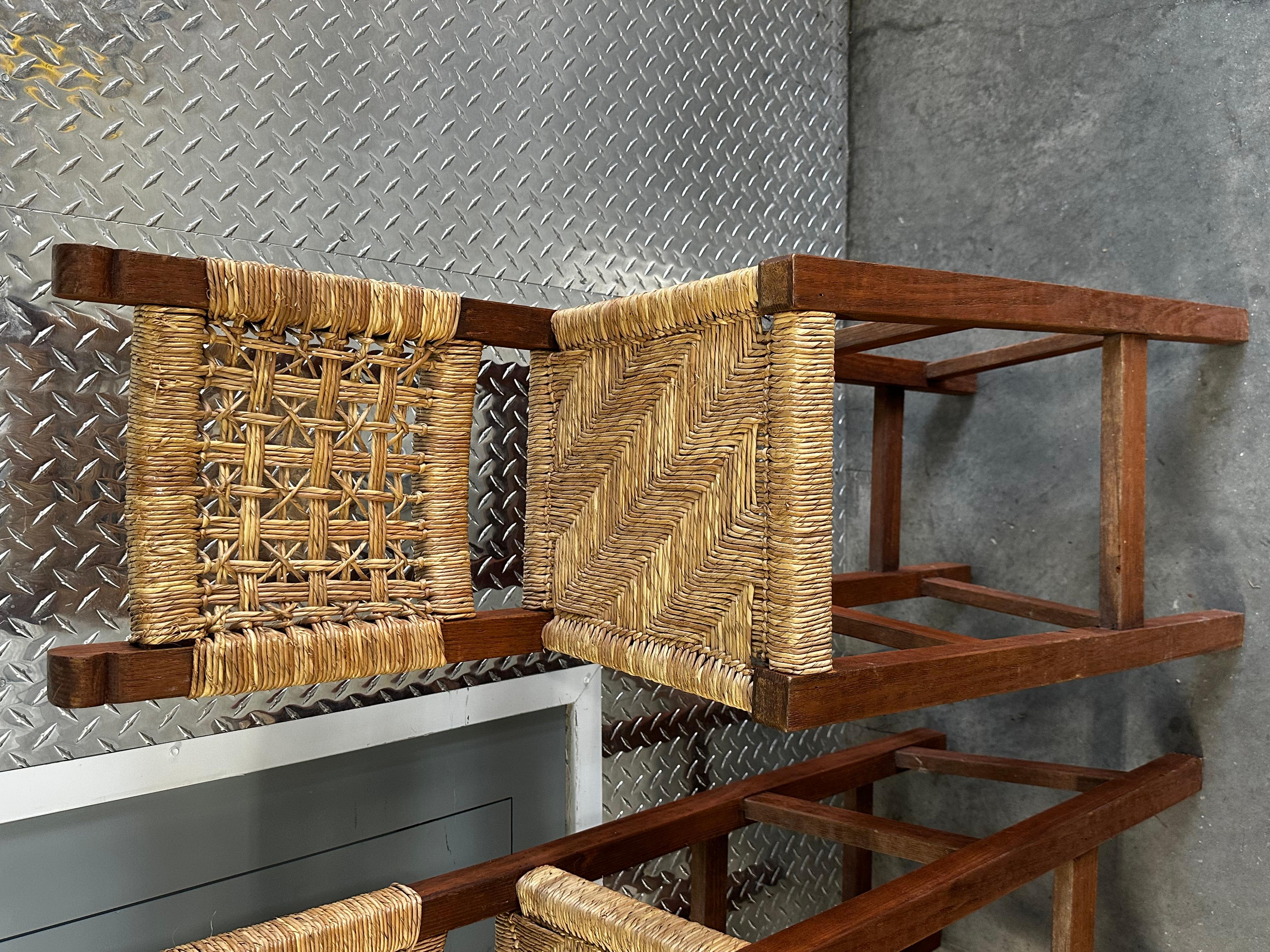 Spago Sgabelli francesi anni '50 in stile Audoux-Minet in Corde intrecciate, Set di 3 in vendita