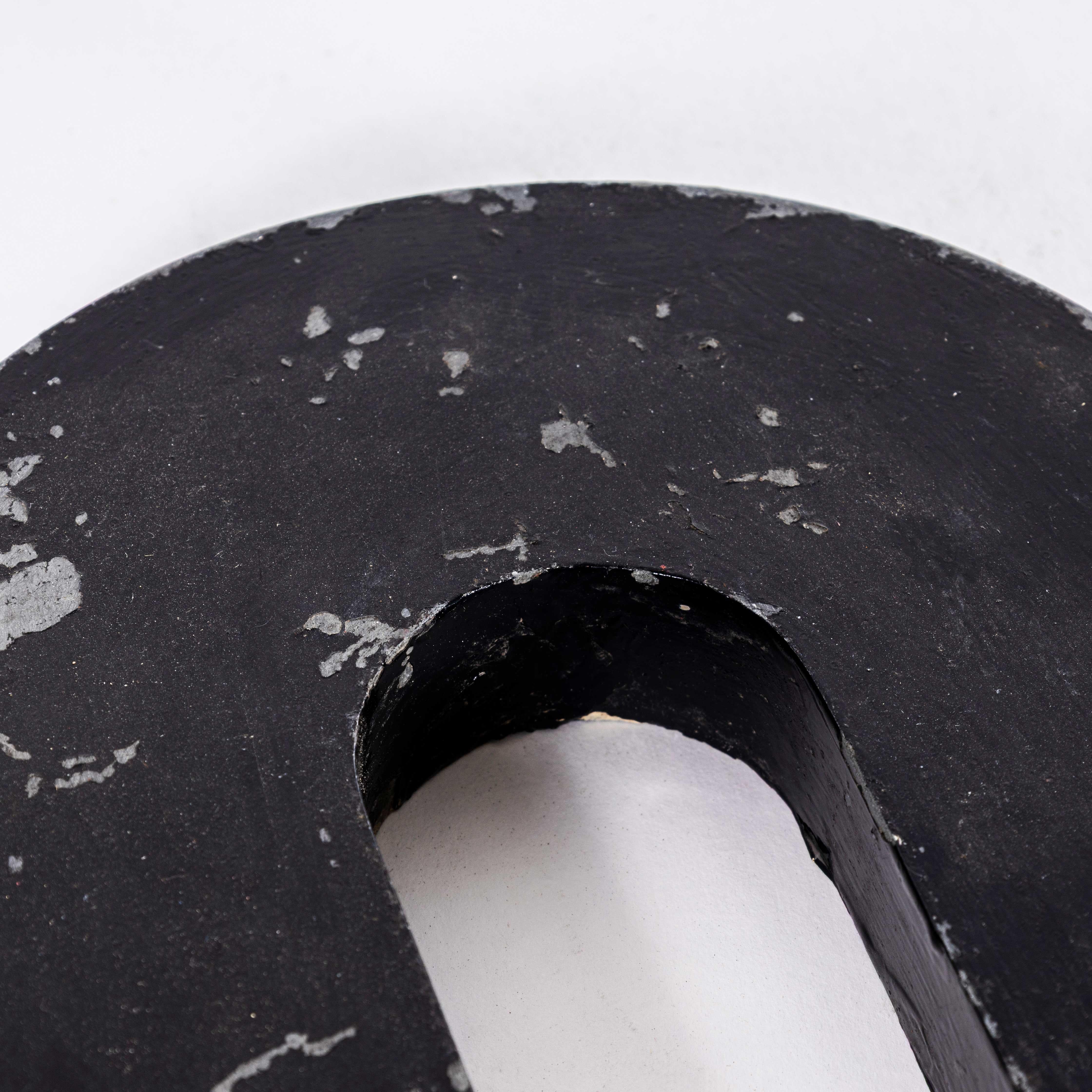 1950's French Zinc Letters - Letter Black O In Good Condition For Sale In Hook, Hampshire