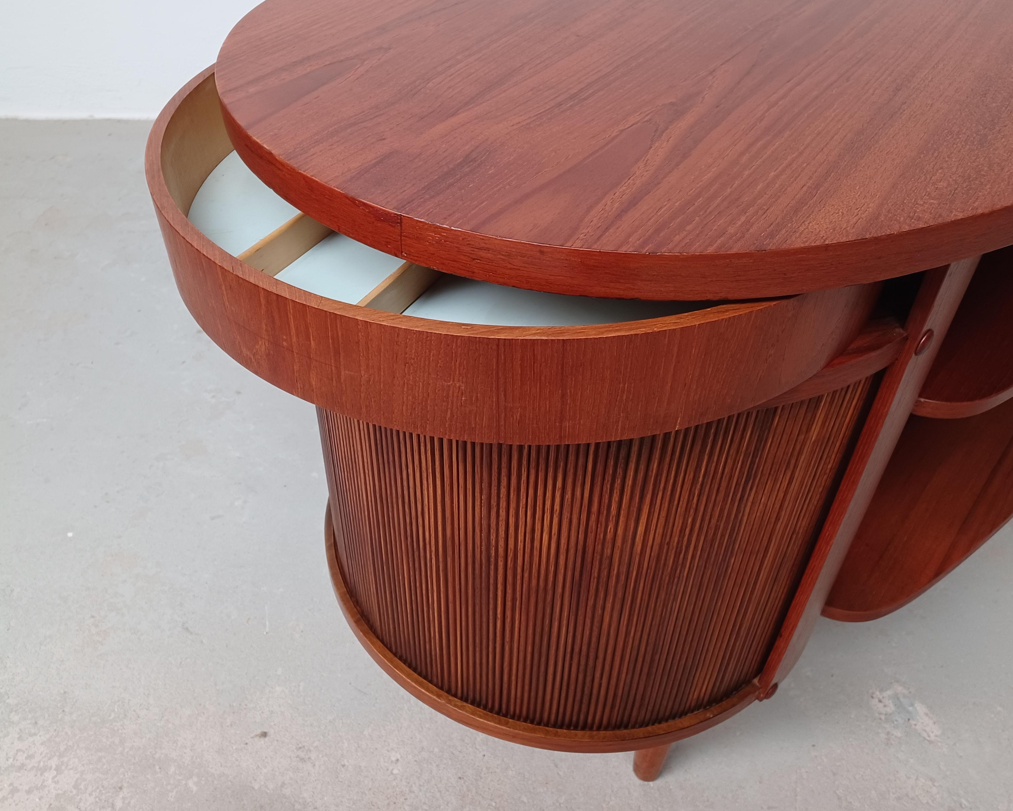 1950's Fully Restored Teak Executive Writing Desk from Feldballes Møbelfabrik 4