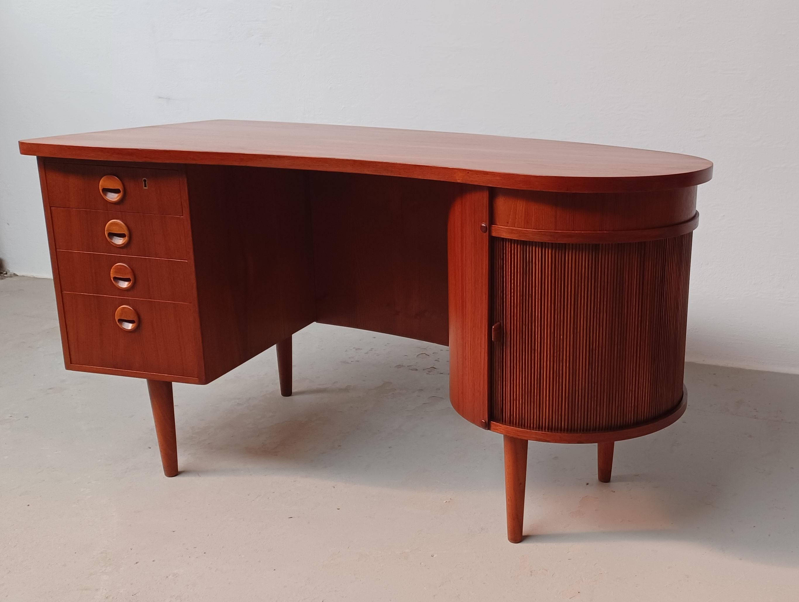 Danish 1950's Fully Restored Teak Executive Writing Desk from Feldballes Møbelfabrik