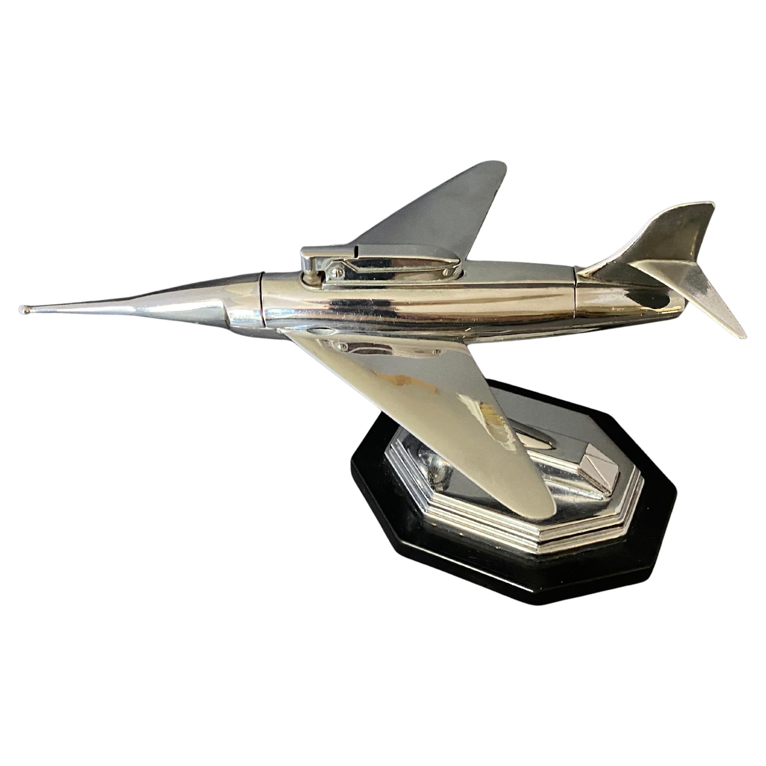 1950s Gala Sonic Chrome Model of a Jet Fighter Plane (Modèle chromé d'un avion de chasse)