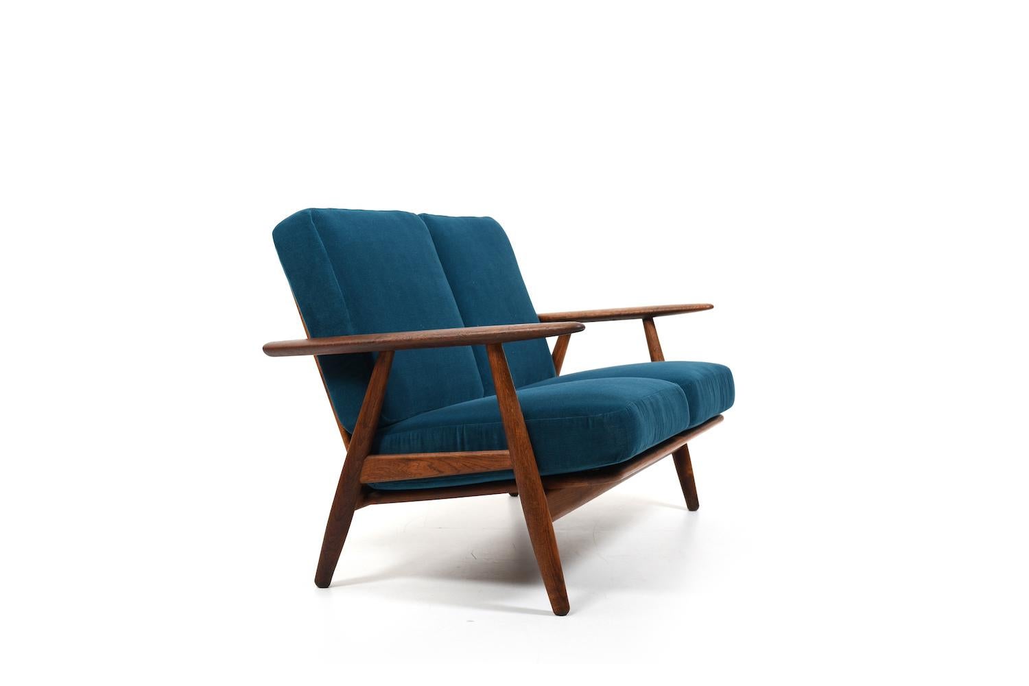 1950s GE-240 Cigar Sofa by Hans Wegner for Getama 2