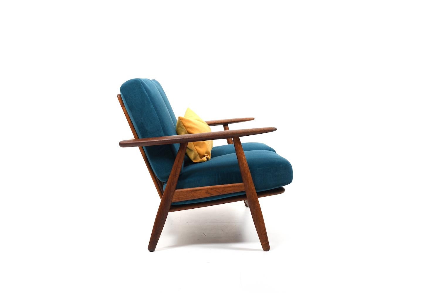 hans wegner cigar sofa