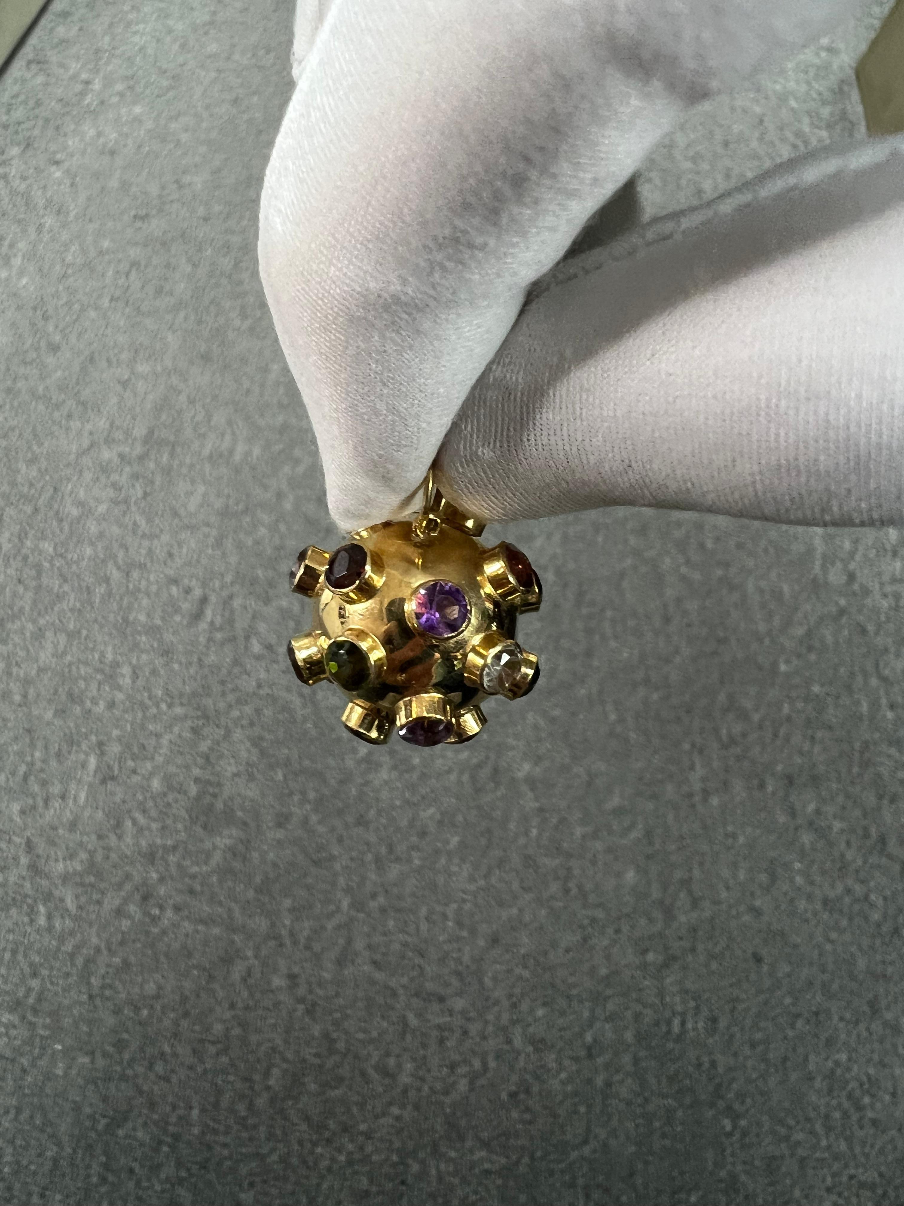 Women's or Men's 1950s Gemstone Sputnik 18k Yellow Gold Pendant