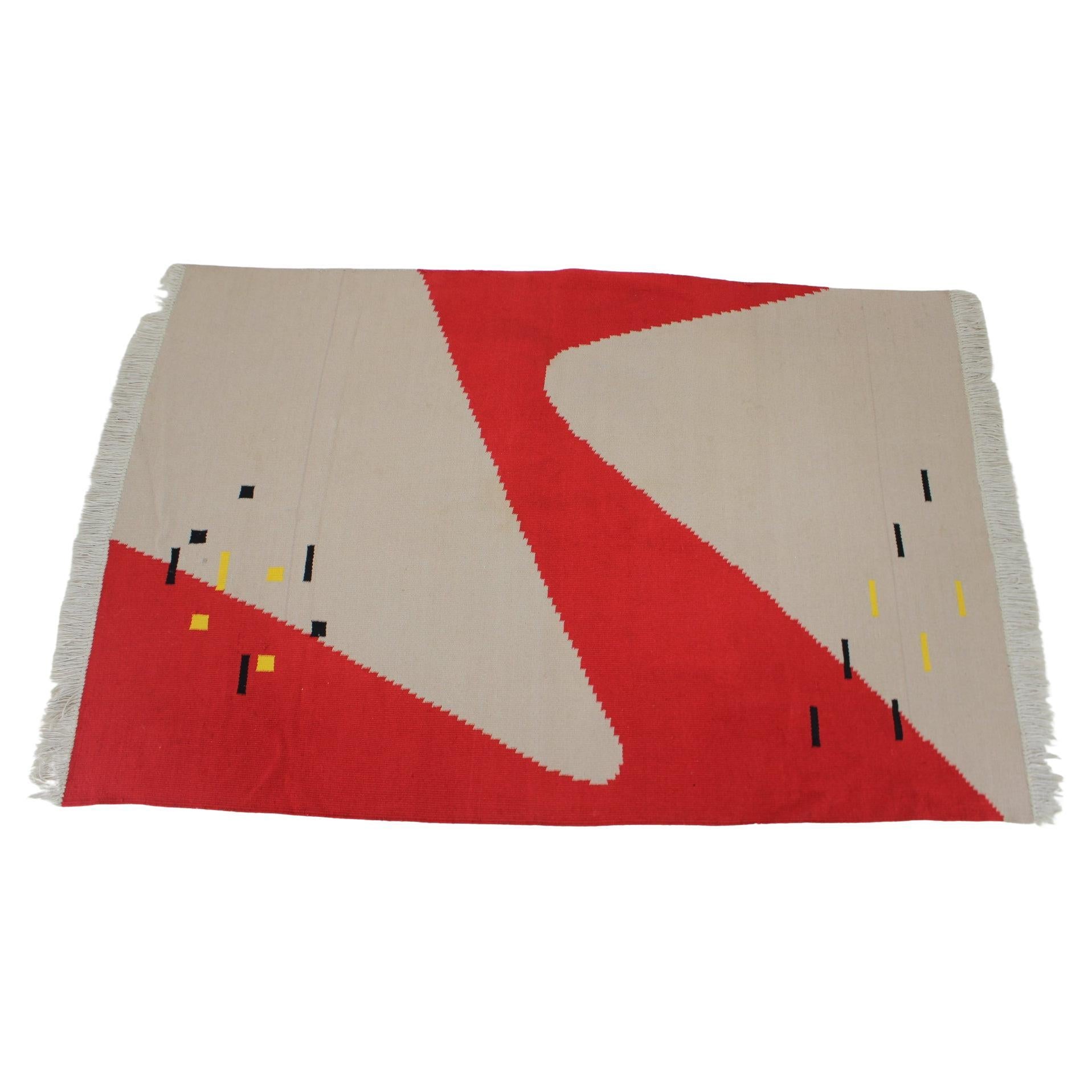 Geometrischer Woll-Kilim-Teppich aus den 1950er Jahren im Stil von Antonin Kybal  im Angebot