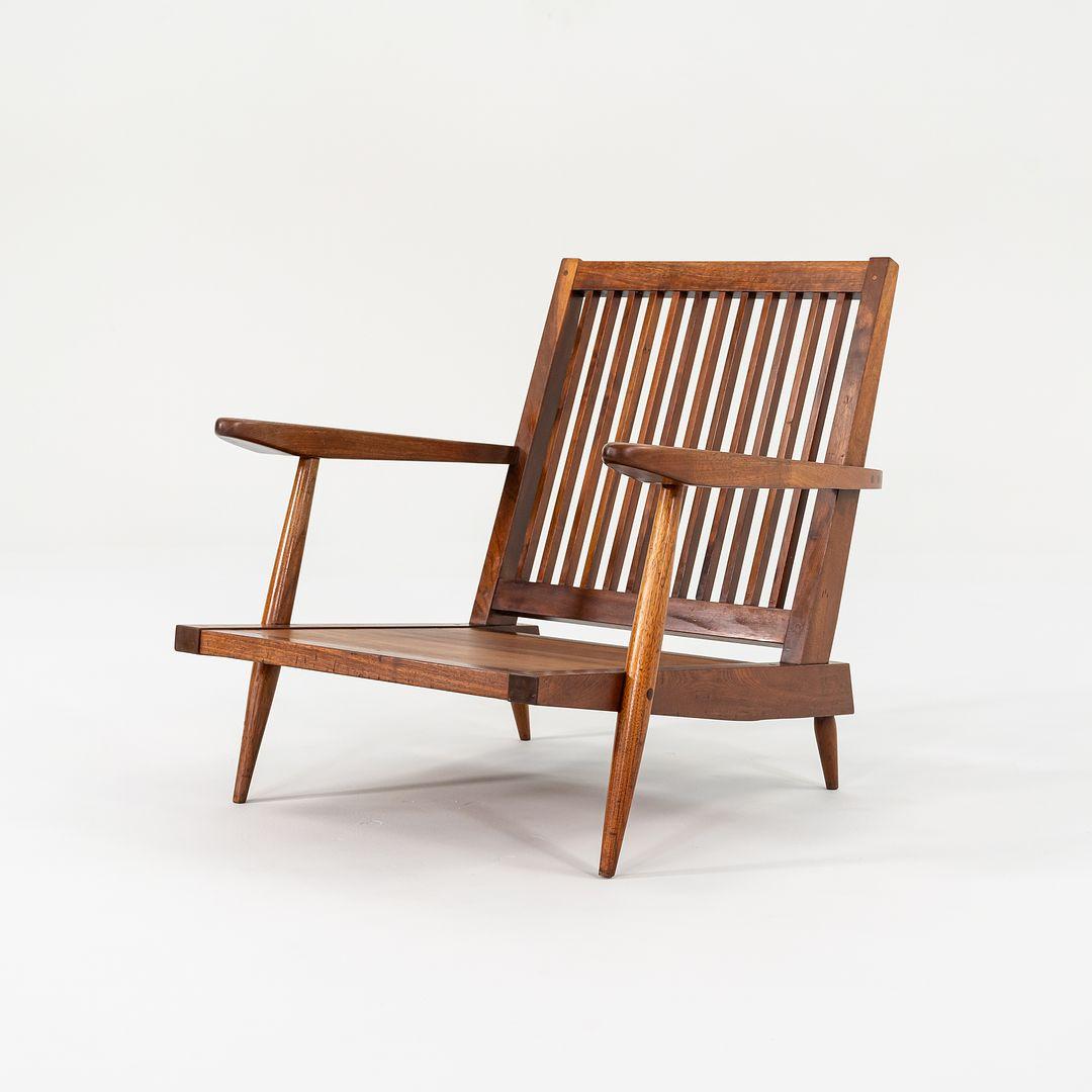 Tessuto Sedia da salotto a doghe con braccioli in noce nero George Nakashima Studio del 1950 in vendita