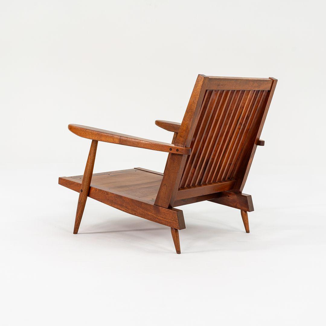 Sedia da salotto a doghe con braccioli in noce nero George Nakashima Studio del 1950 in vendita 1