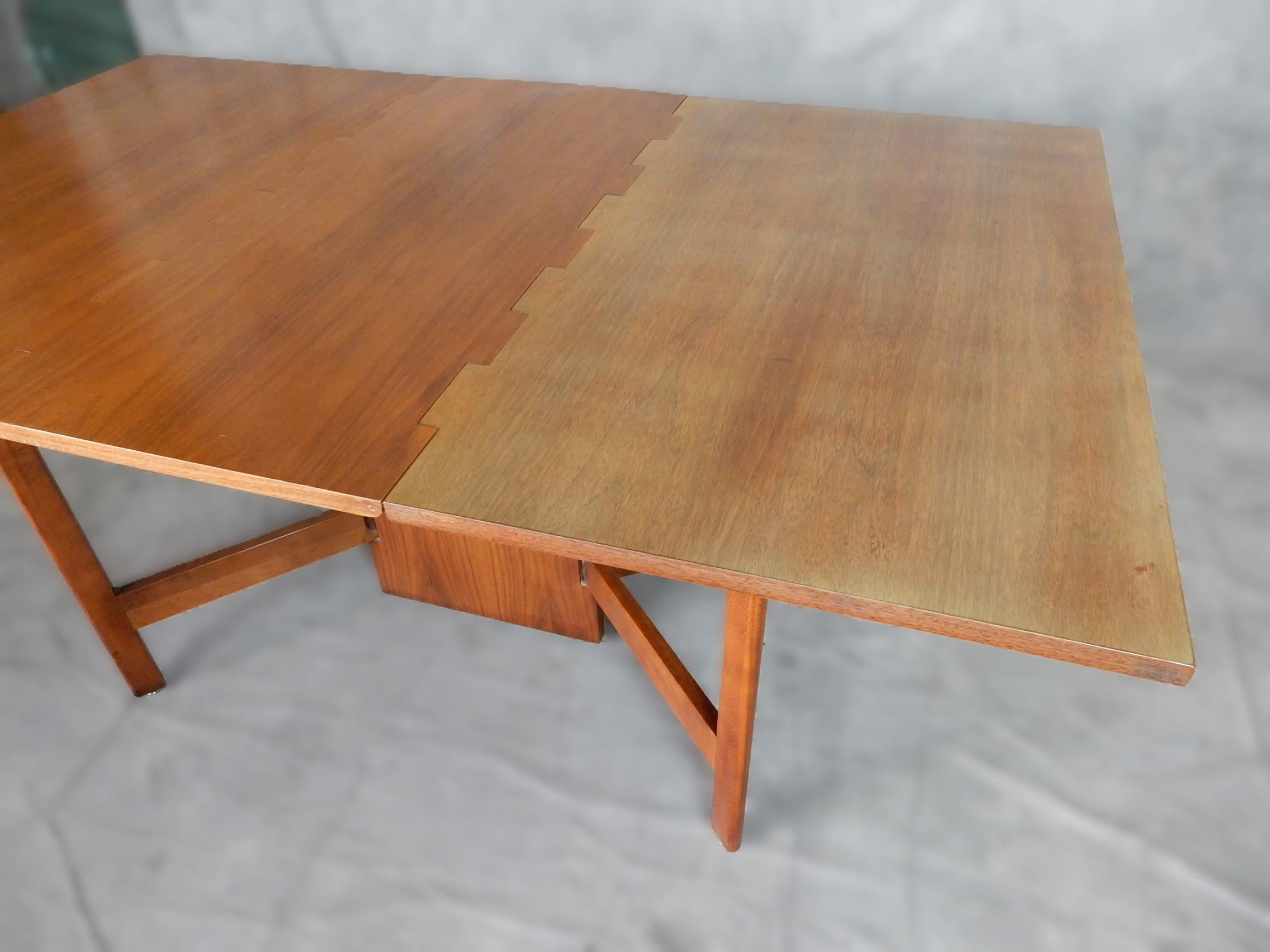 American 1950's George Nelson for Herman Miller Gate Leg Dining Table For Sale