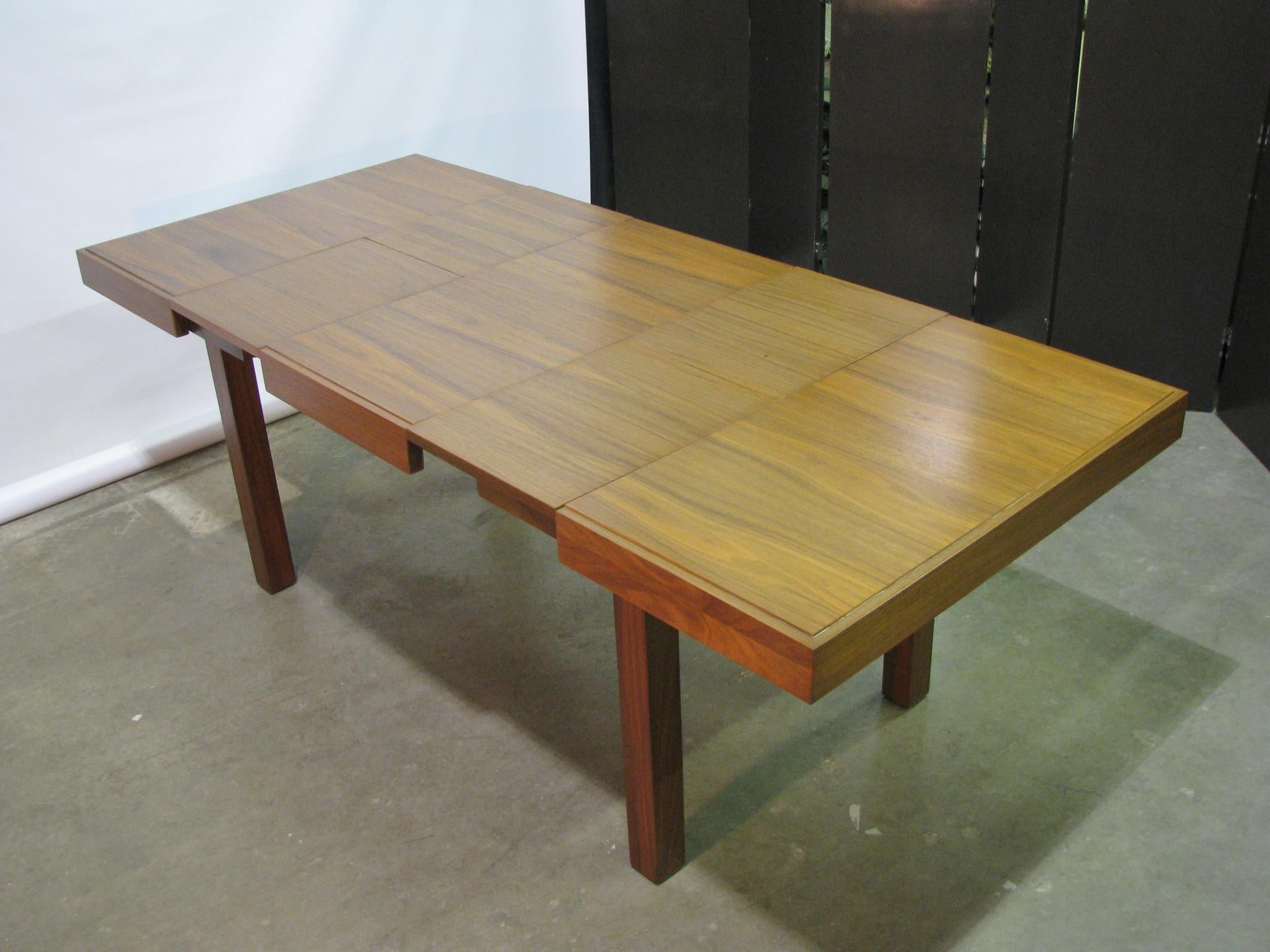 1950s George Nelson for Herman Miller Midcentury Walnut Dining Table In Excellent Condition For Sale In Geneva, IL