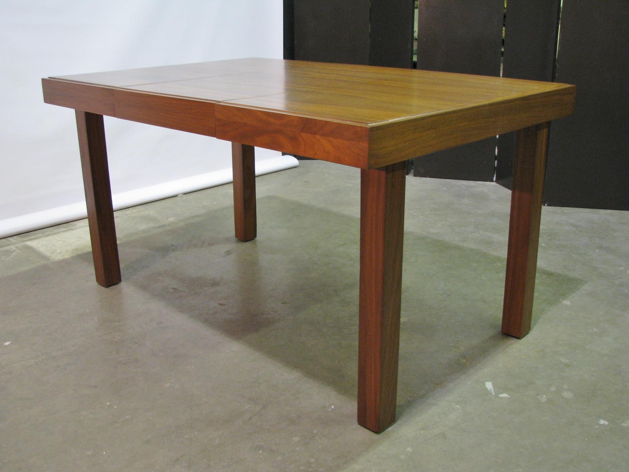 1950s George Nelson for Herman Miller Midcentury Walnut Dining Table For Sale 1