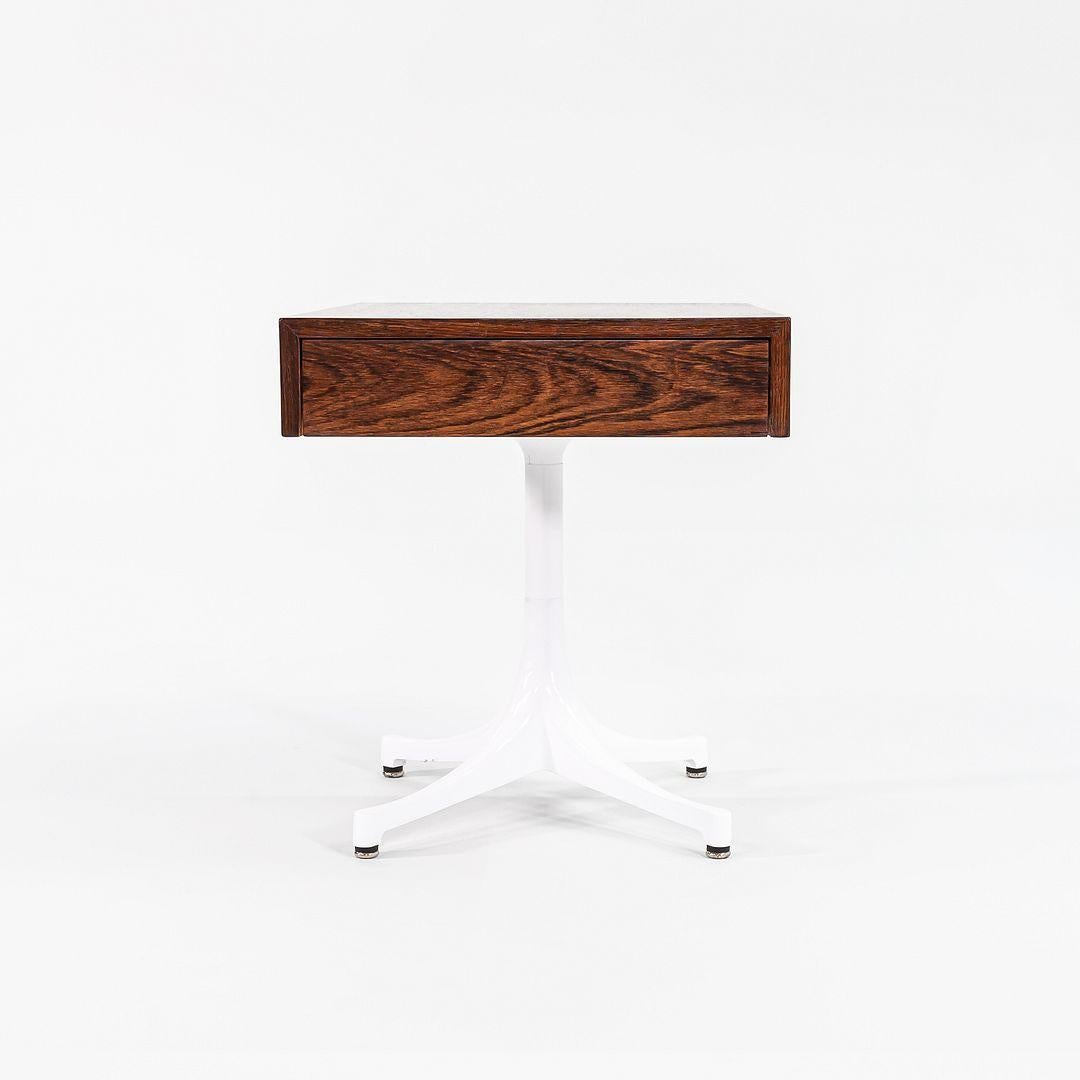 Américain 1950 George Nelson for Herman Miller Side Table / Nightstand on Pedestal Base (Table d'appoint / table de nuit sur piédestal) en vente