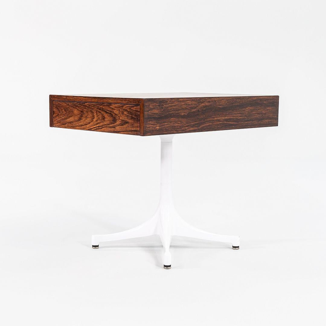 Poudré 1950 George Nelson for Herman Miller Side Table / Nightstand on Pedestal Base (Table d'appoint / table de nuit sur piédestal) en vente