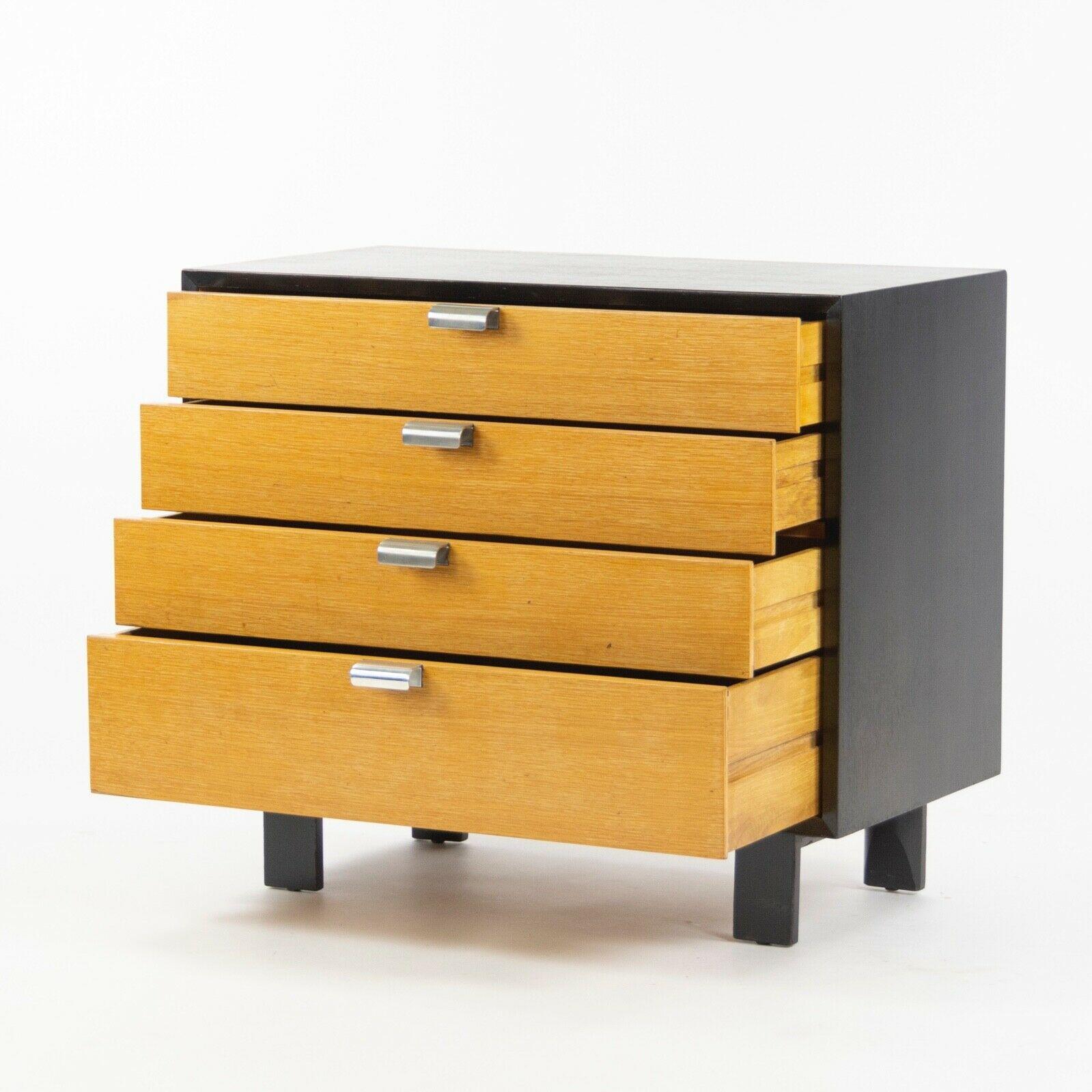 Américain 1950s George Nelson Herman Miller Primavera Two Tone Four Drawer Dresser Cabinet en vente
