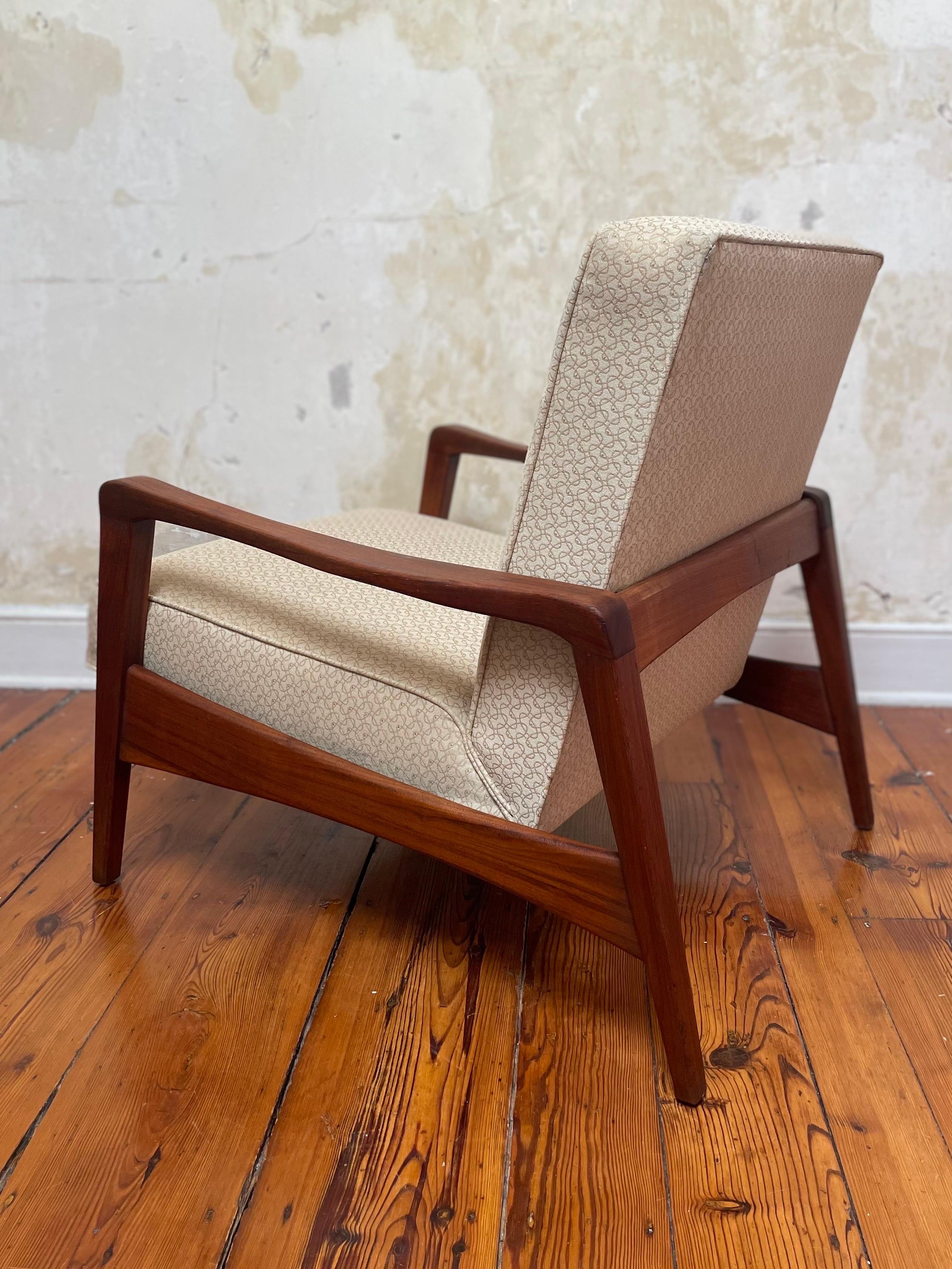 American 1950s George Nelson Herman Miller Walnut Lounge Chair No. 5476 For Sale
