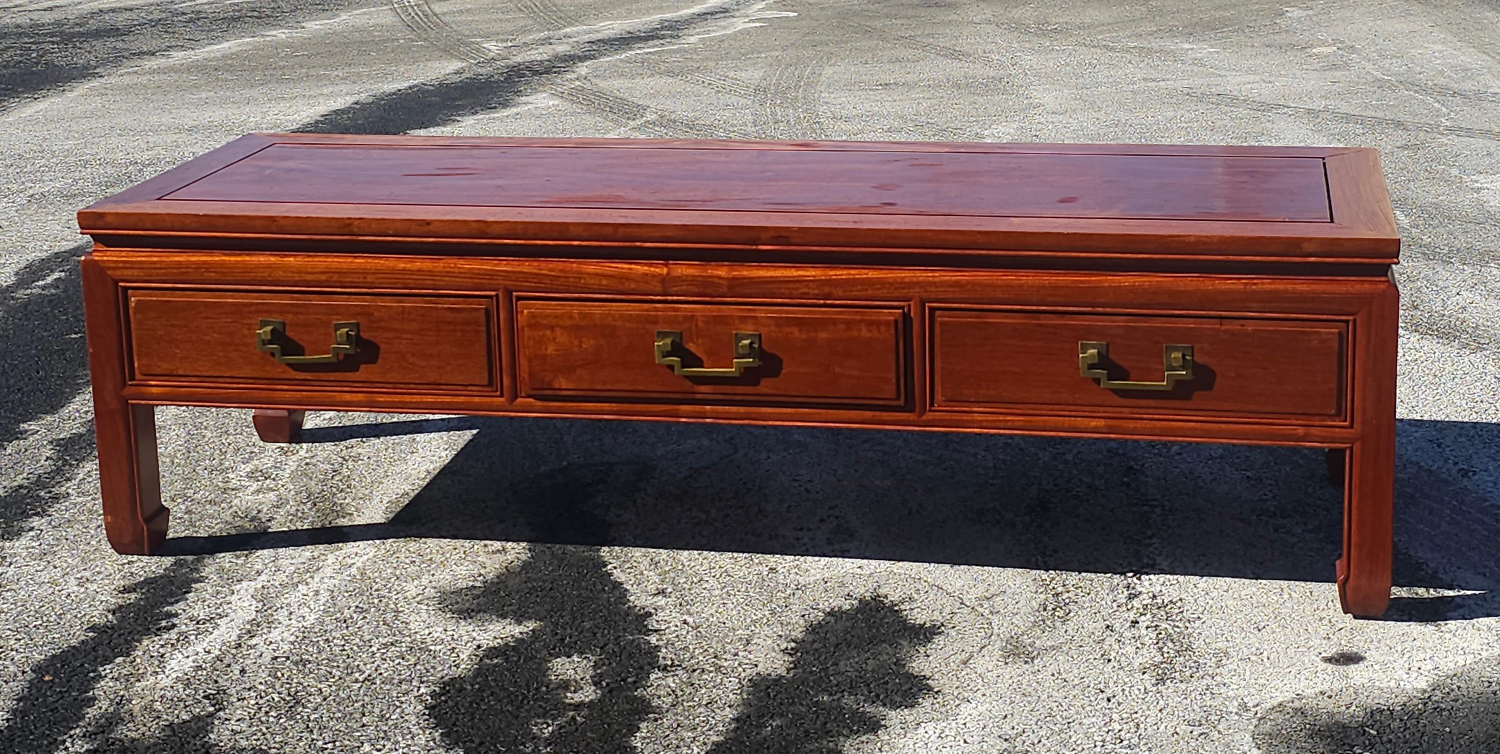 Mesa de Cocktail Larga de Tres Cajones de Palo de Rosa Estilo Ming de George Zee de los años 50 3