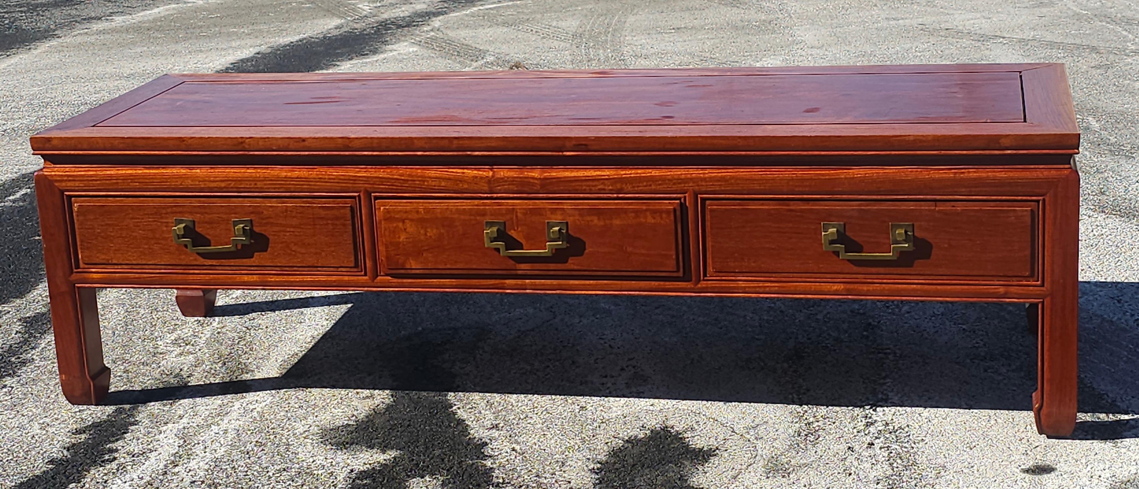 Mesa de Cocktail Larga de Tres Cajones de Palo de Rosa Estilo Ming de George Zee de los años 50 2