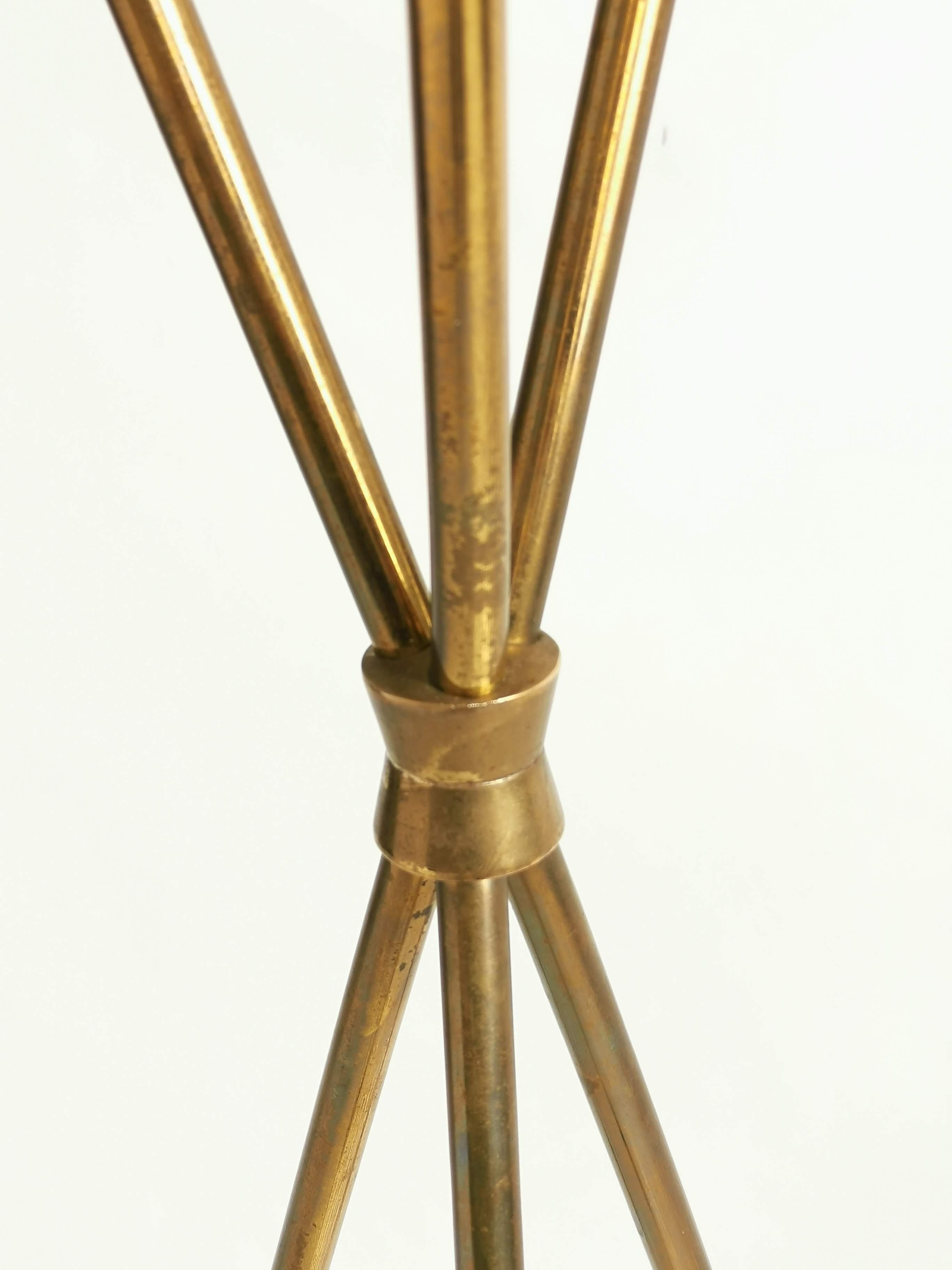 1950s Gerald Thurston Brass and Walnut Tripod Floor Lamp, USA 5