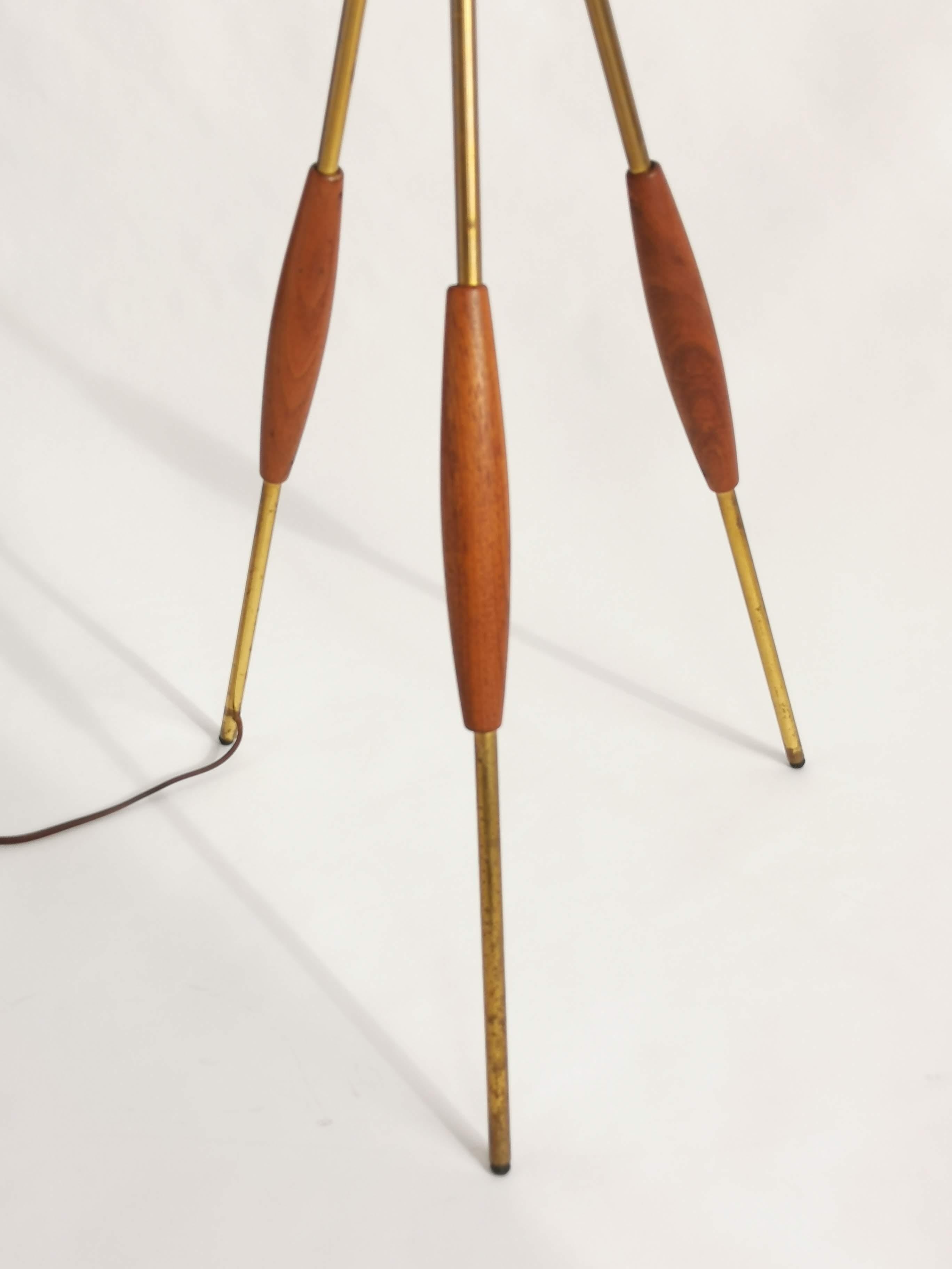1950s Gerald Thurston Brass and Walnut Tripod Floor Lamp, USA 1
