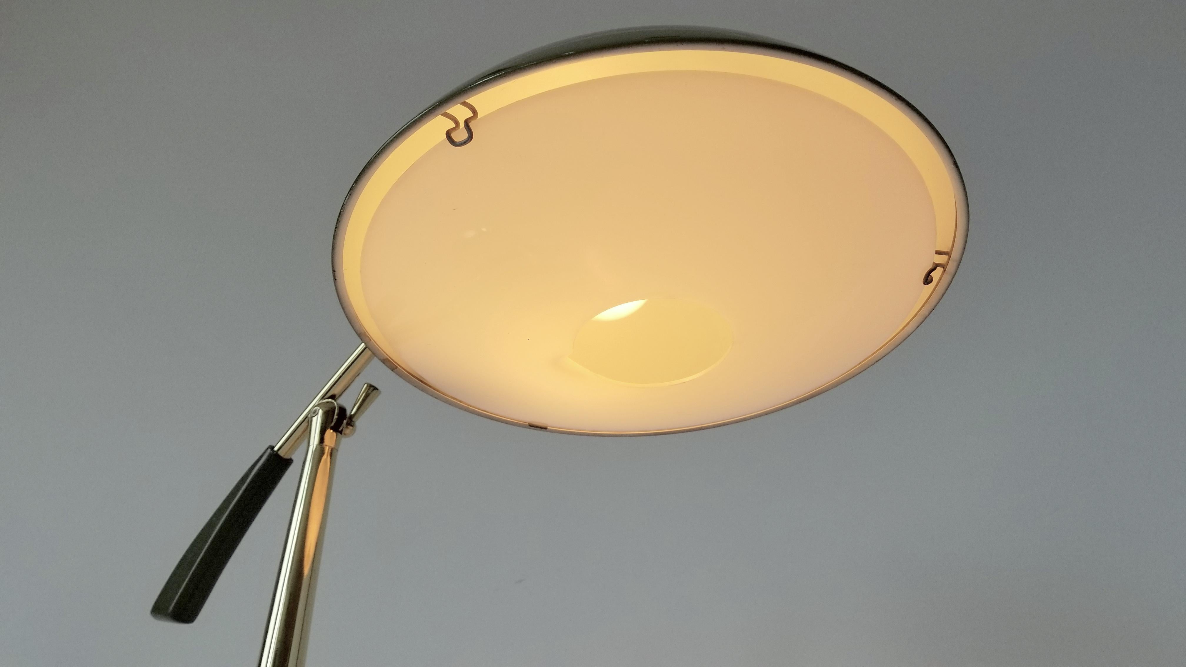 Metal 1950s Gerald Thurston Brass Table Lamp with Enameled Shade, USA