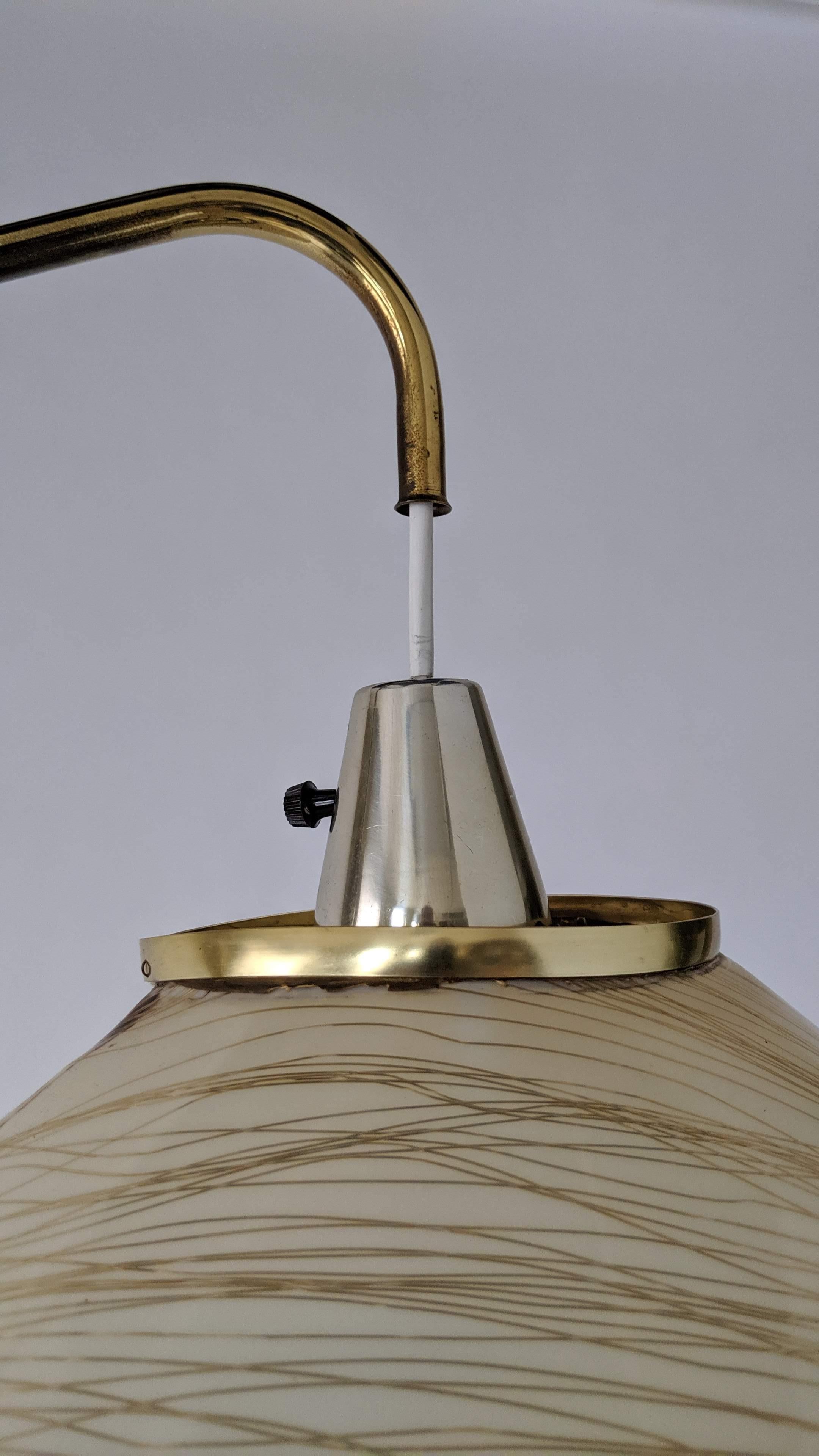 1950s Gerald Thurston Counterweight Brass and Walnut Floor Lamp, USA 6