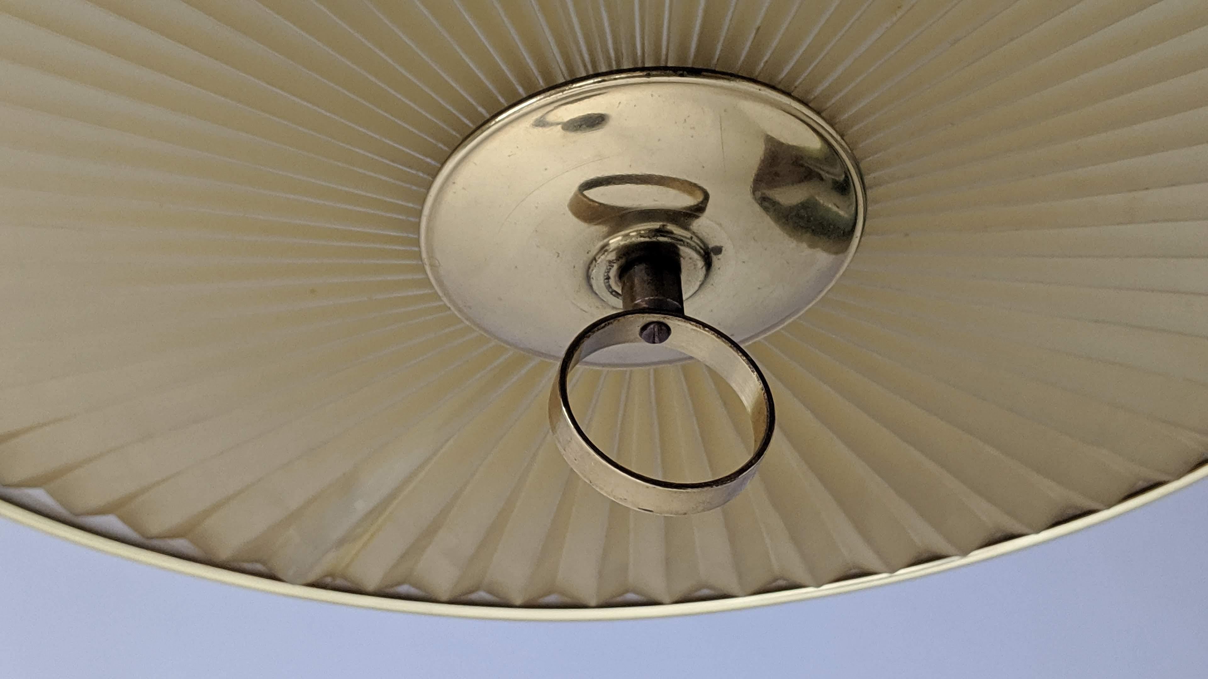 1950s Gerald Thurston Counterweight Brass and Walnut Floor Lamp, USA 8