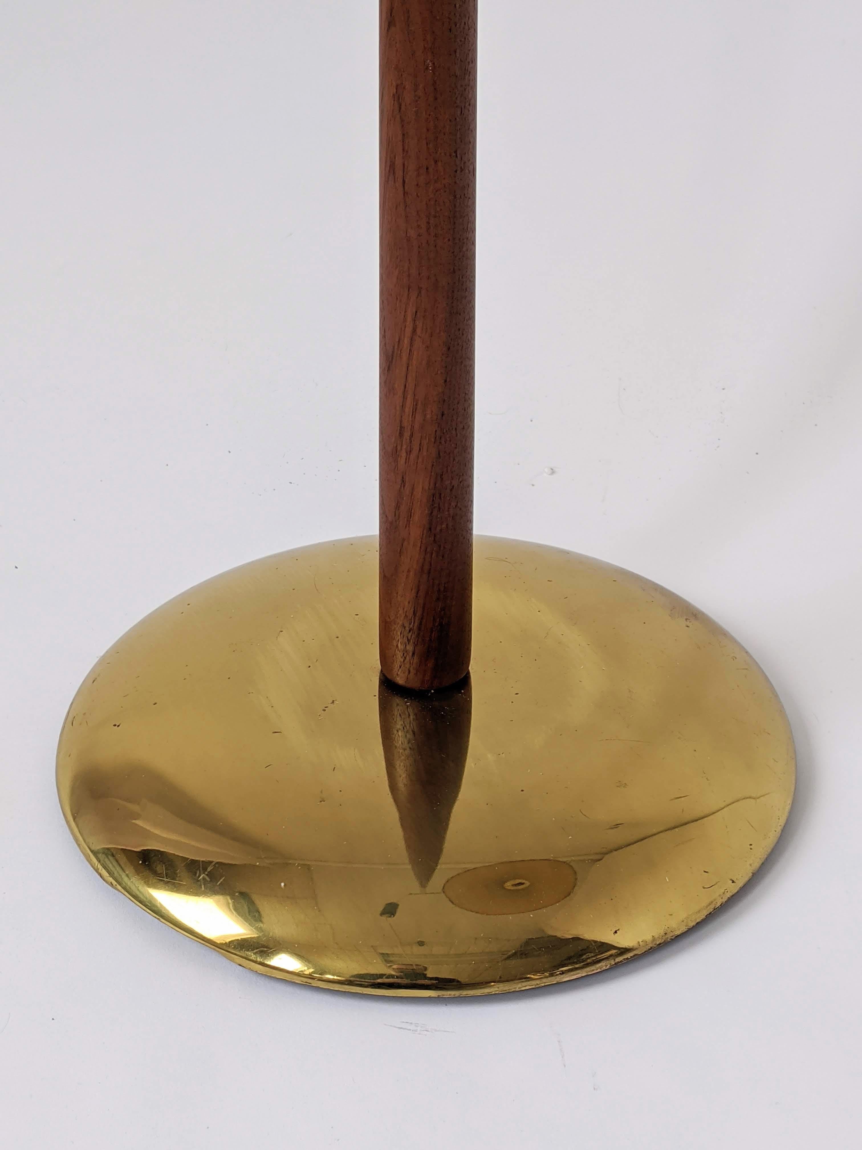 1950s Gerald Thurston Counterweight Brass and Walnut Floor Lamp, USA 11