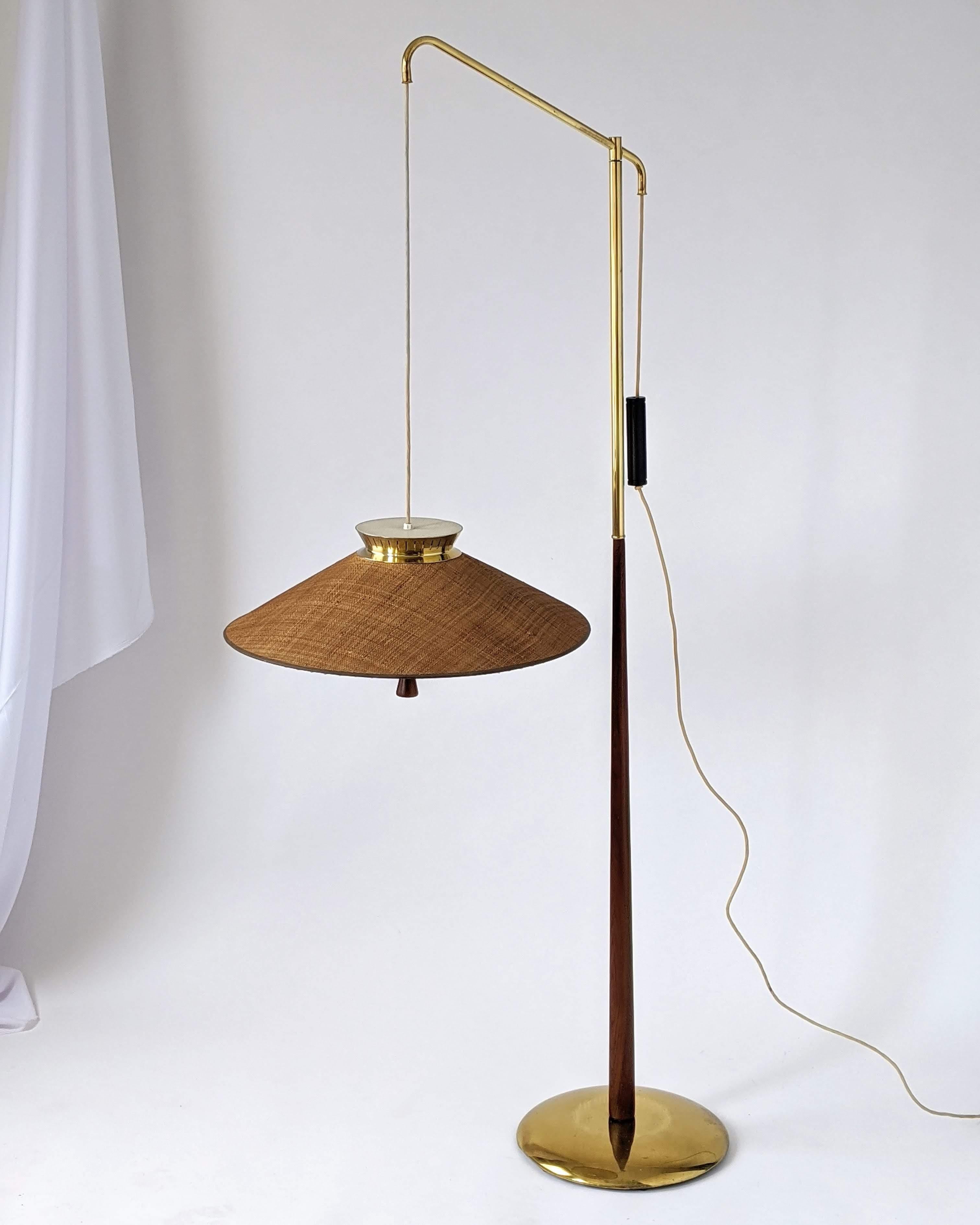 Mid-Century Modern 1950s Gerald Thurston Counterweight Brass and Walnut Floor Lamp, USA