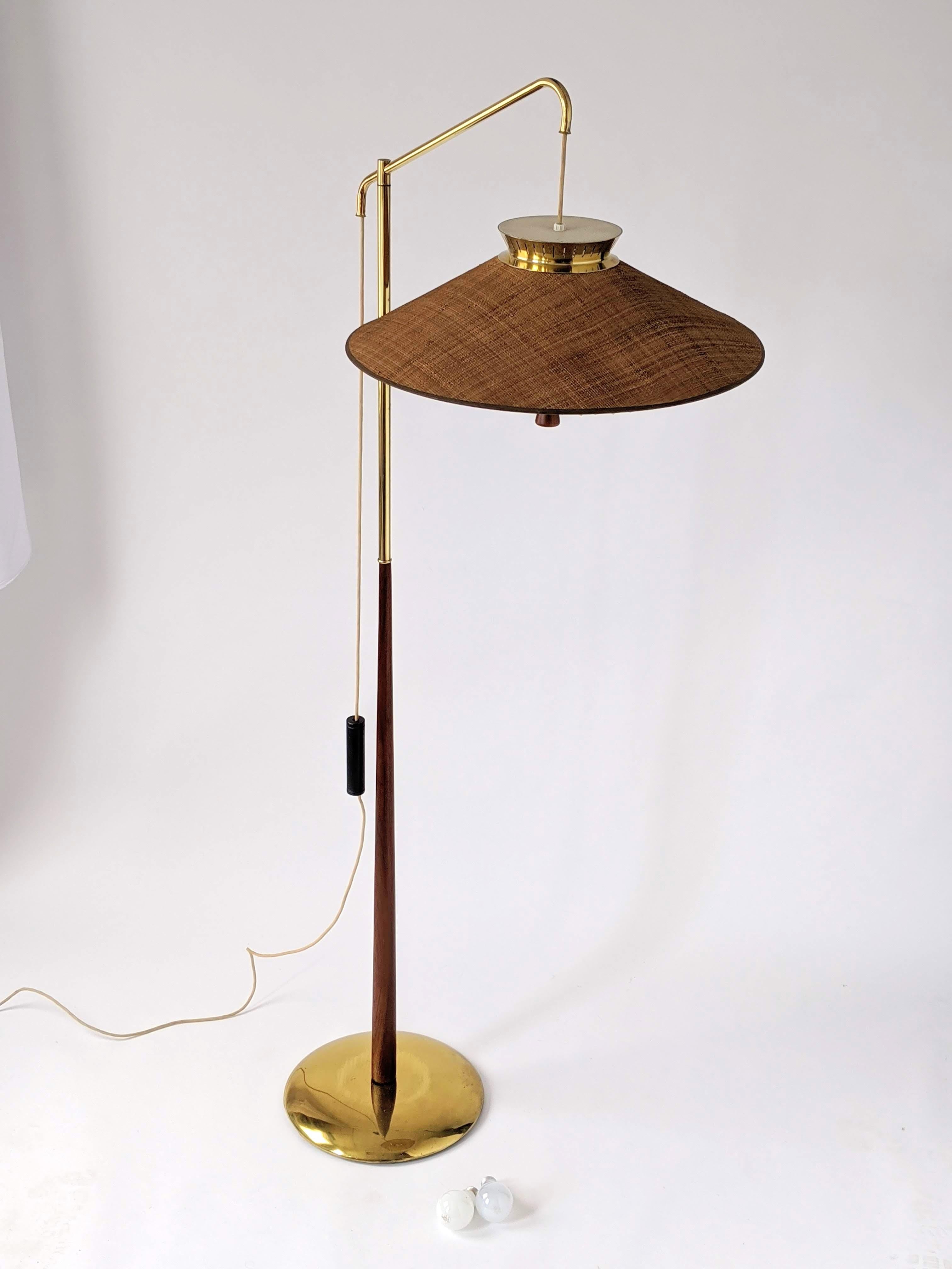 1950s Gerald Thurston Counterweight Brass and Walnut Floor Lamp, USA 13