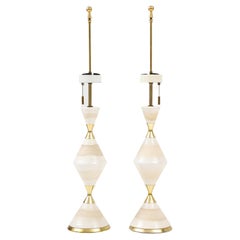 Gerald Thurston pour Lightolier - Lampes de bureau en porcelaine sablier et laiton