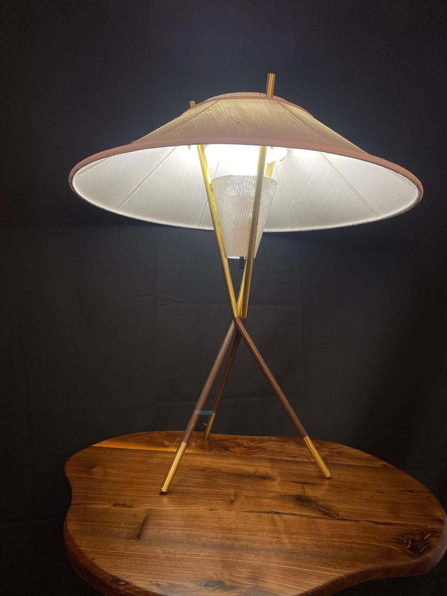 Lámpara trípode Lightolier Gerald Thurston, años 50 en venta 6