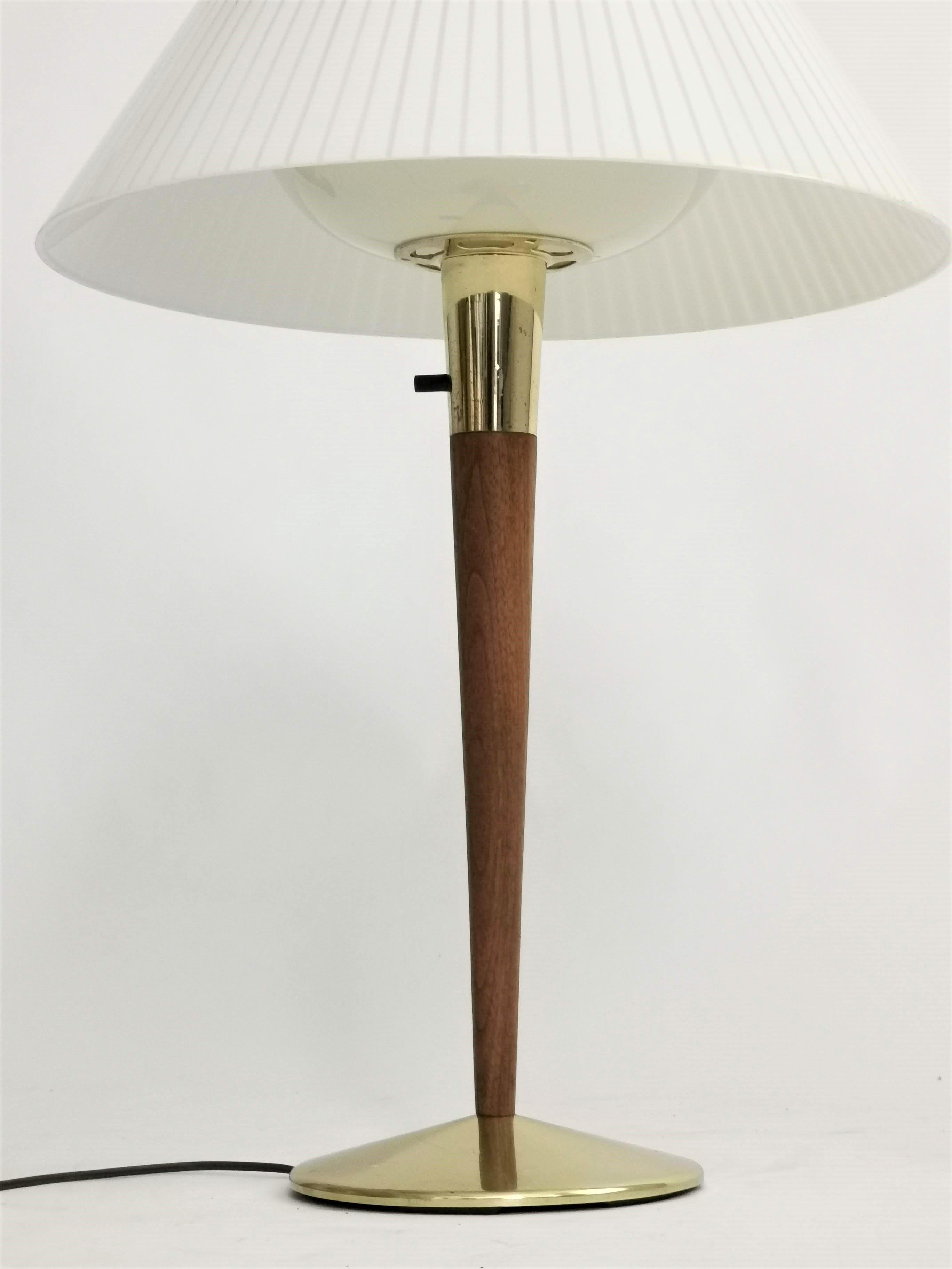 Mid-Century Modern 1950s Gerald Thurston Table Lamp, Lightolier, USA For Sale