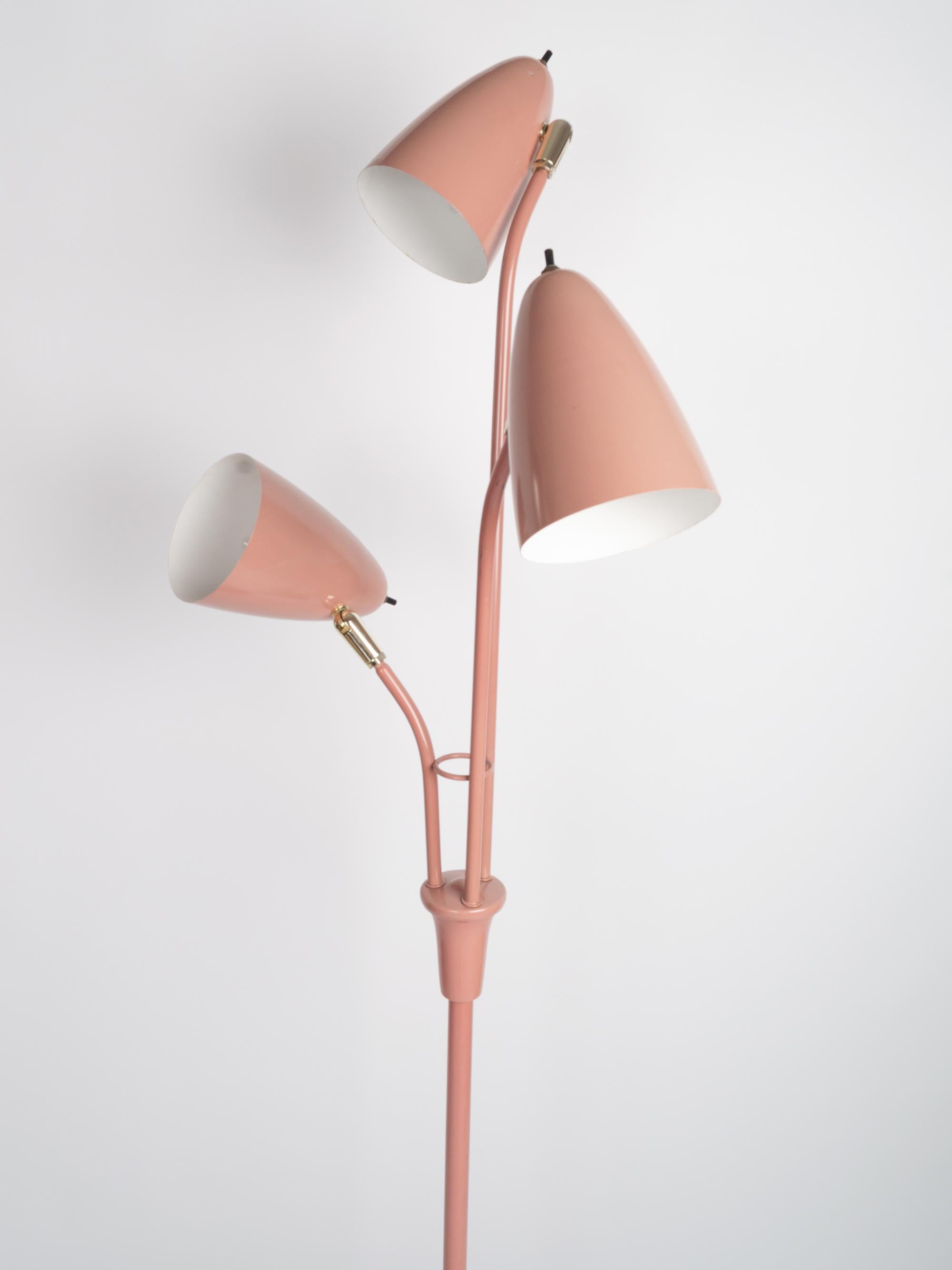 Gerald Thurston Triennale floor lamp for Lightolier. Original dusky pink enameled frame and base with brass detailing.
In good vintage condition showing expected signs of wear commensurate of age.