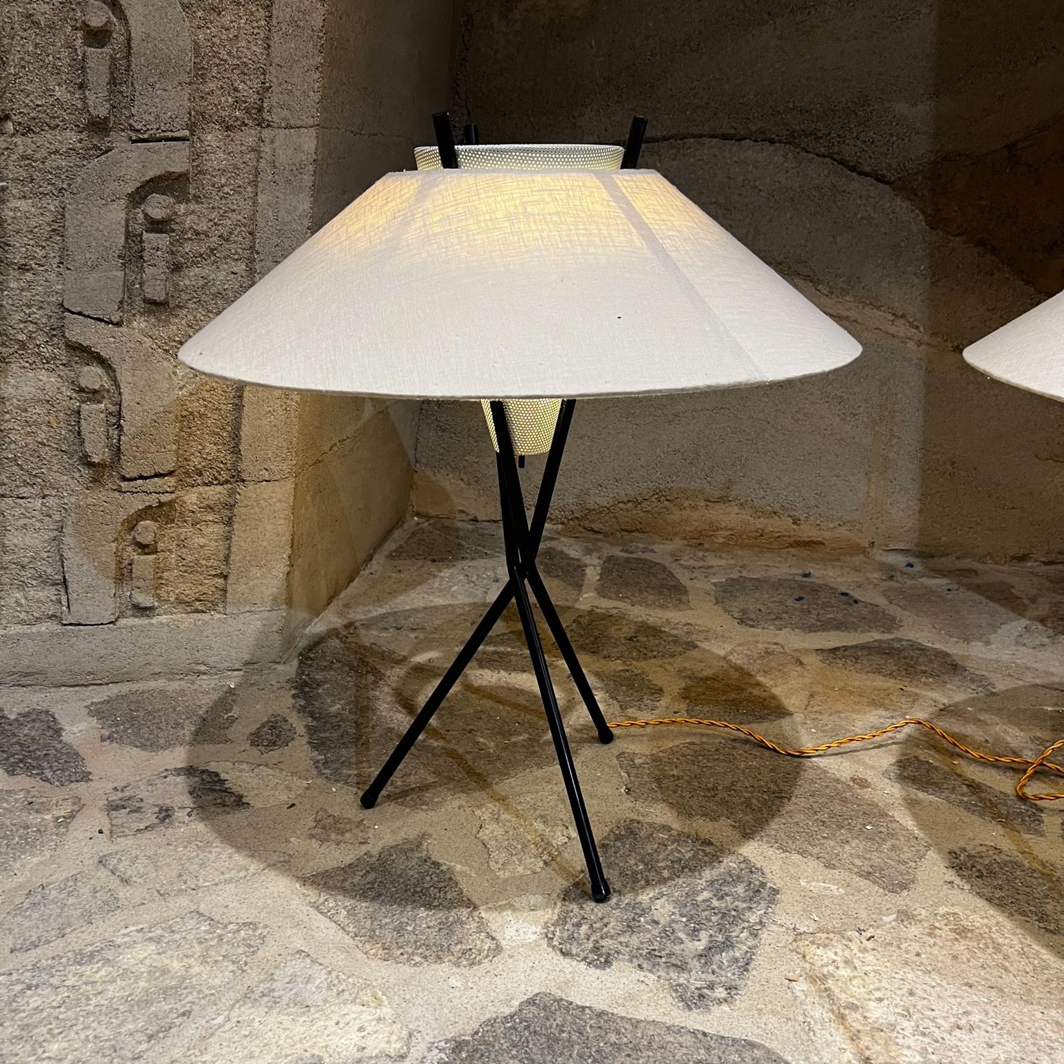 1955 Gerald Thurston Midcentury Tripod Table Lamp Pair for Lightolier For Sale 2