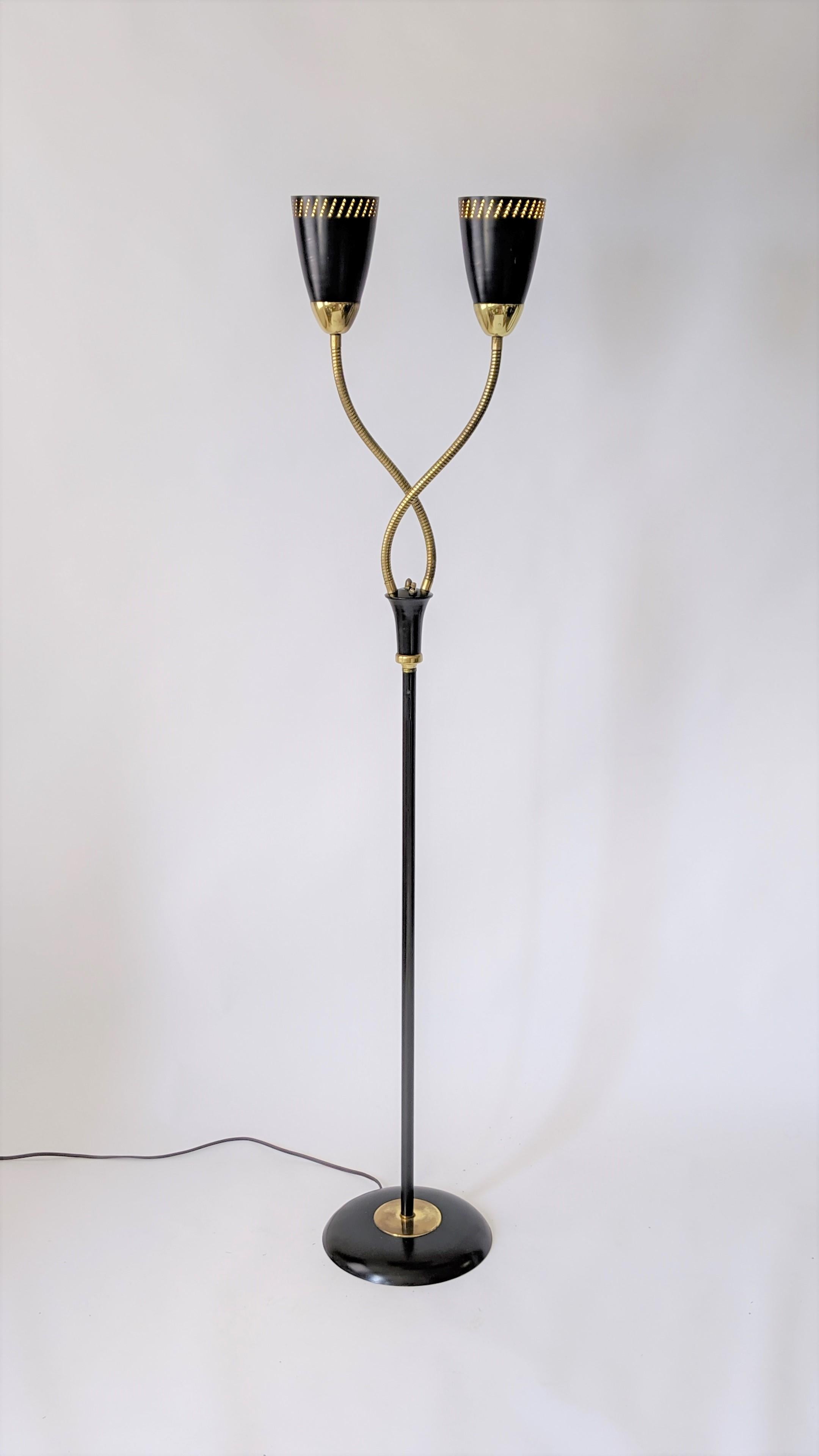 1950s Gerald Thurston Twin Gooseneck / Head Floor Lamp, USA In Good Condition In St- Leonard, Quebec
