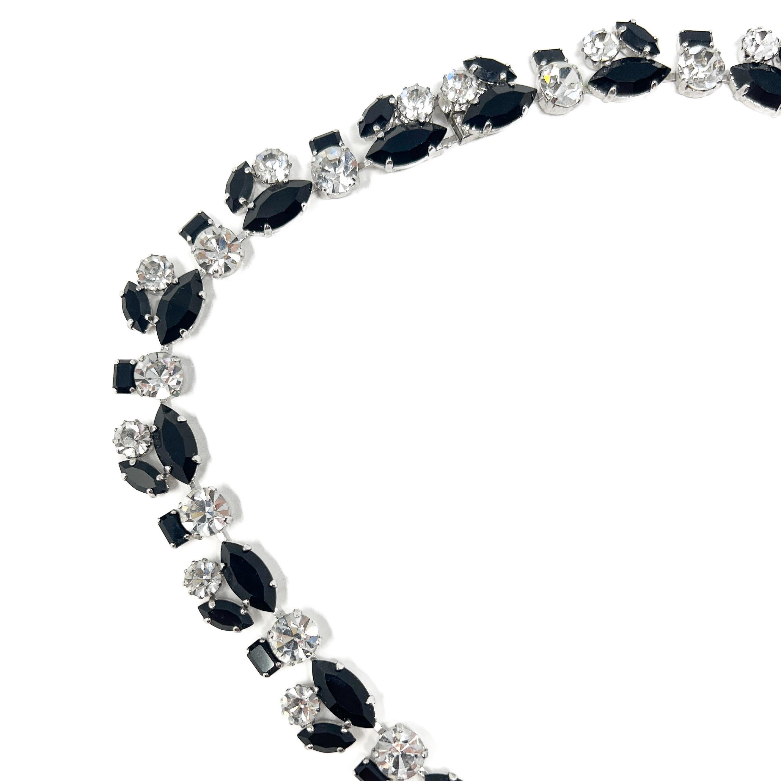 1950er Jahre Deutsche schwarze und farblose Strass Vintage-Halskette im Angebot 4