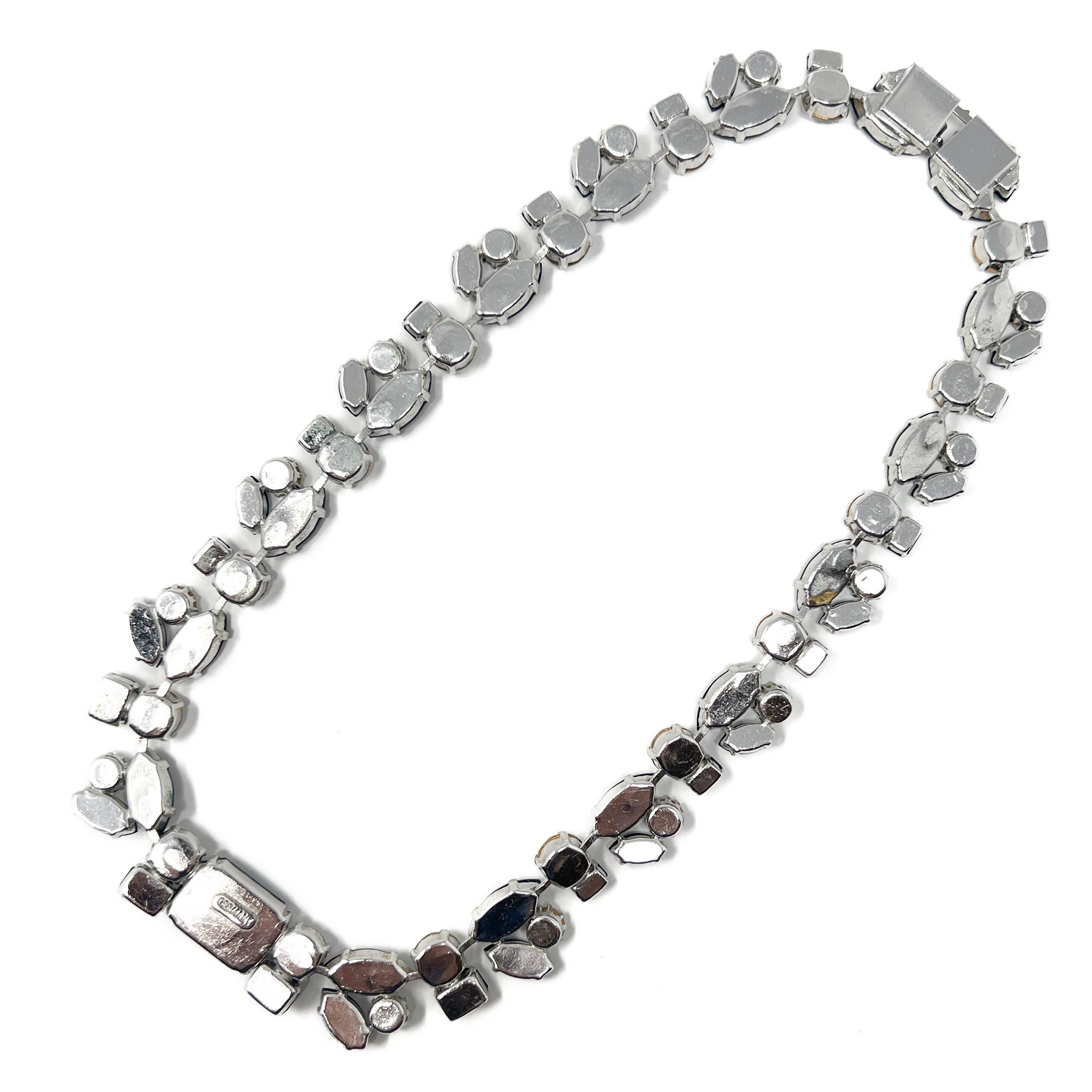 1950er Jahre Deutsche schwarze und farblose Strass Vintage-Halskette im Angebot 5