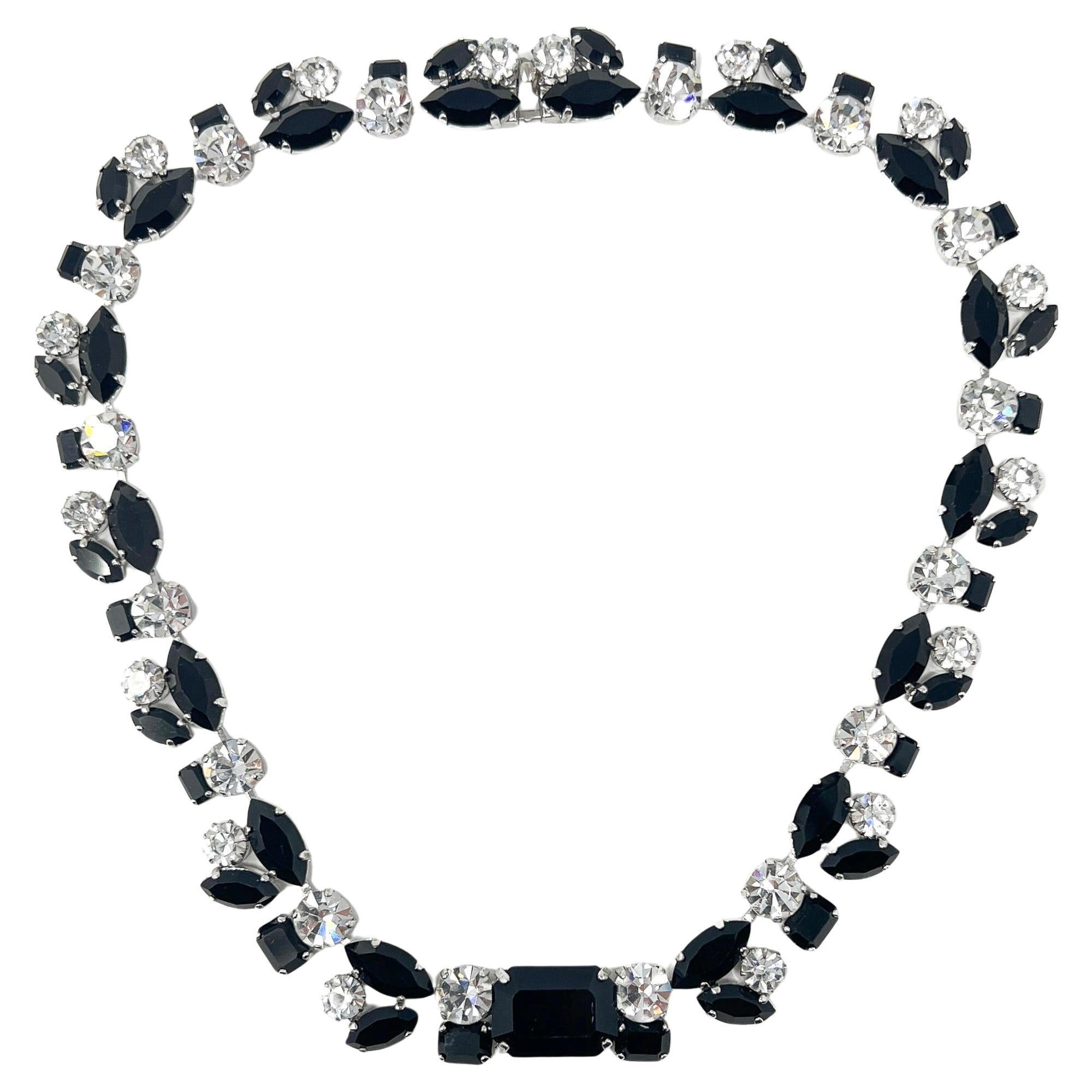 1950er Jahre Deutsche schwarze und farblose Strass Vintage-Halskette im Angebot